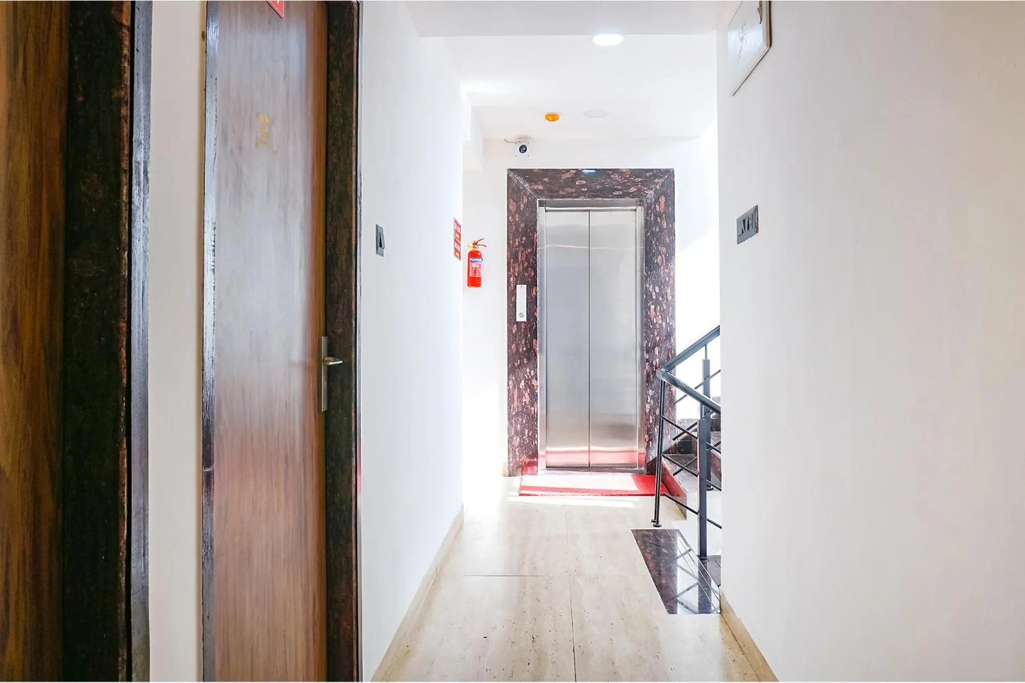 Lobby or reception in FabHotel Atithi Regency