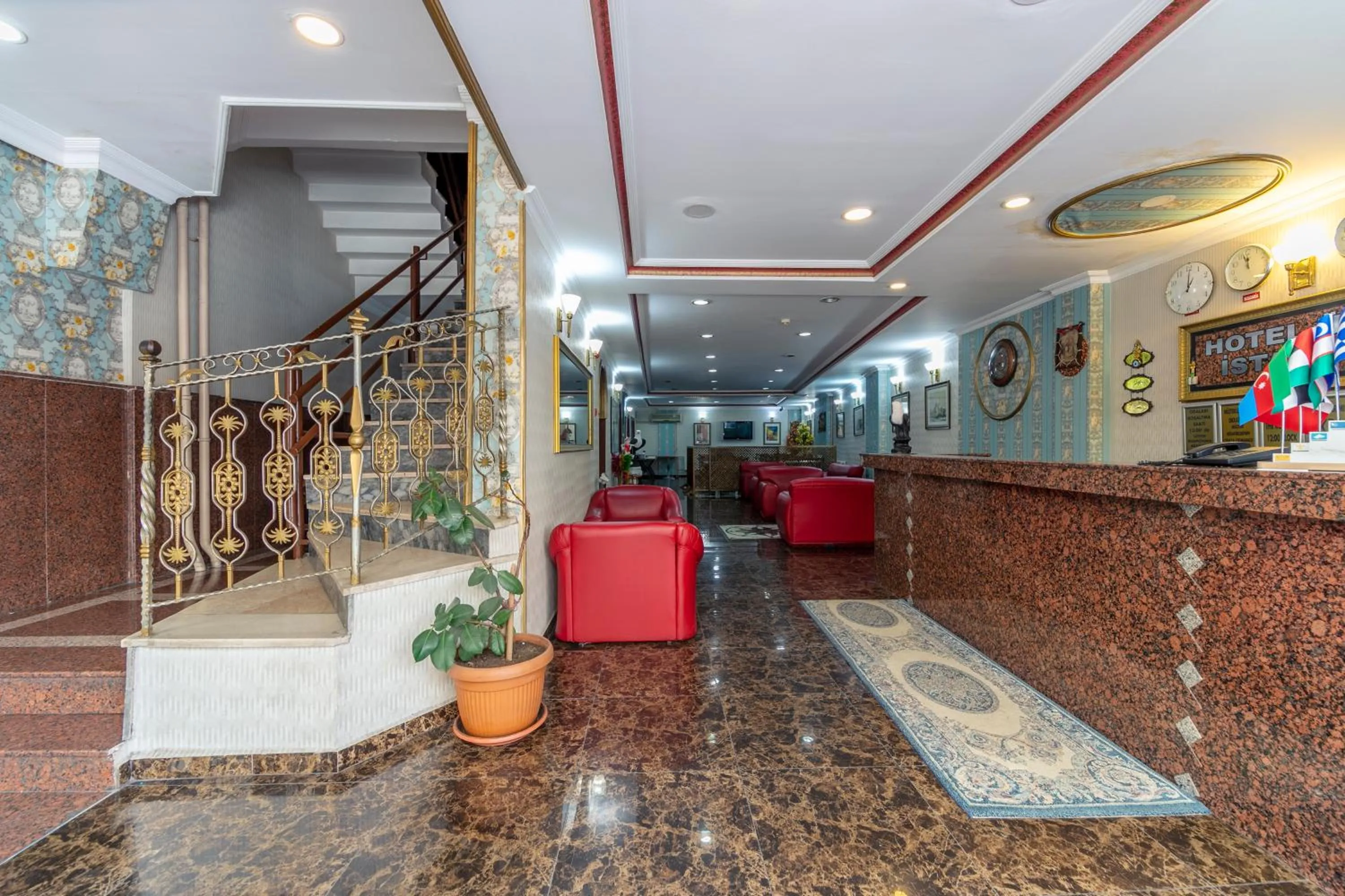 Communal lounge/ TV room in OTEL ÜMIT İSTANBUL
