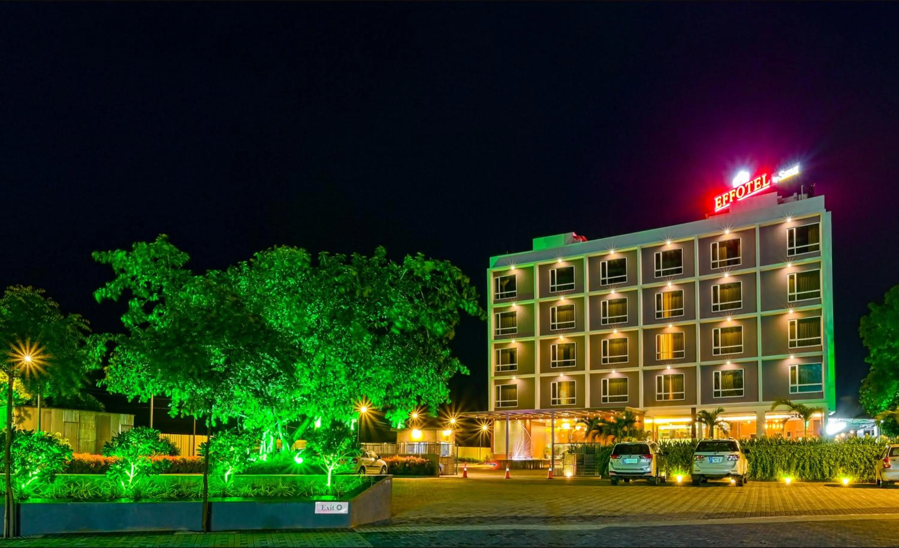 Facade/entrance in Effotel by Sayaji Sarola