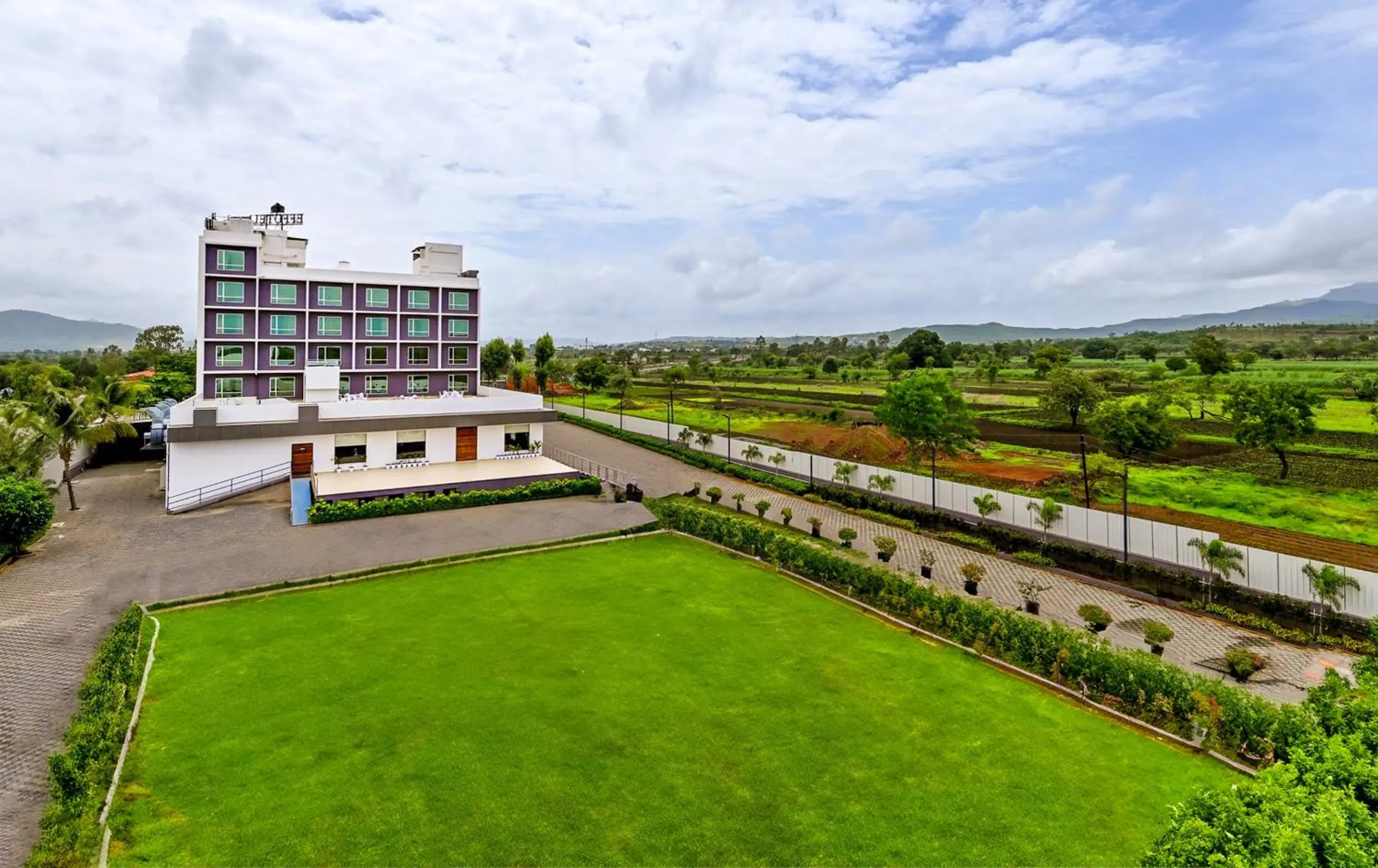 Facade/entrance in Effotel by Sayaji Sarola Facade/entrance in Effotel by Sayaji Sarola