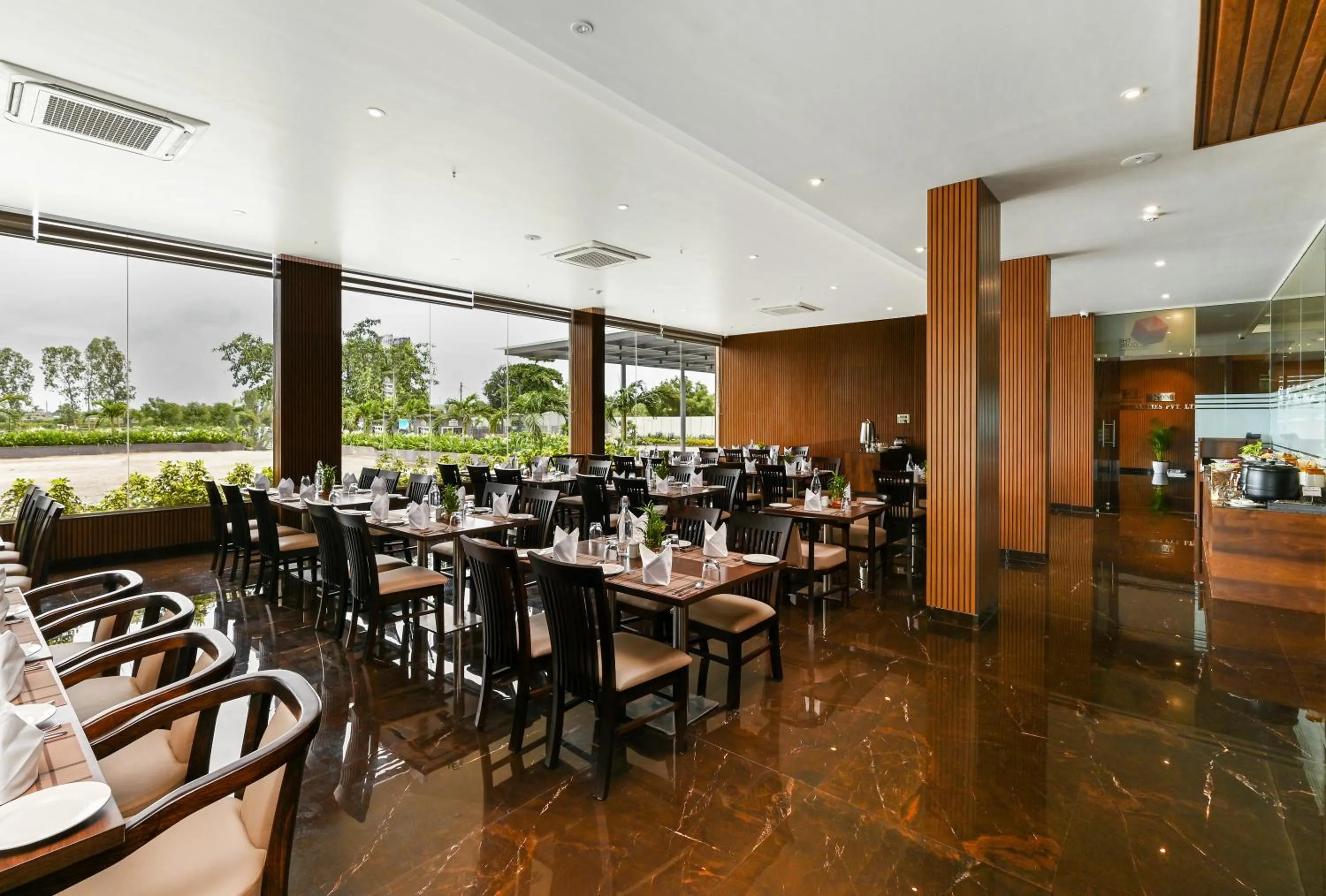 Restaurant/places to eat in Effotel by Sayaji Sarola