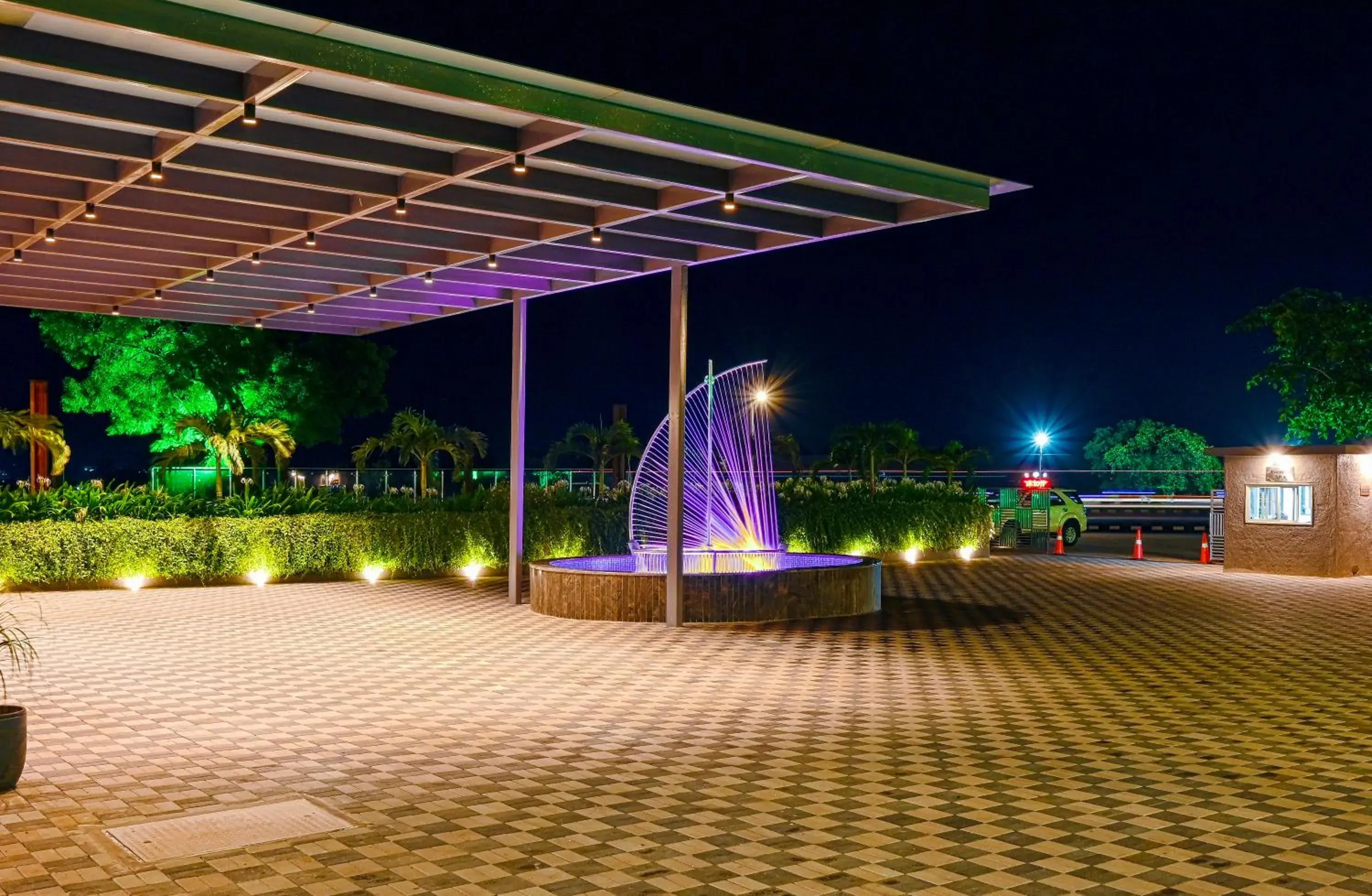 Facade/entrance in Effotel by Sayaji Sarola Facade/entrance in Effotel by Sayaji Sarola