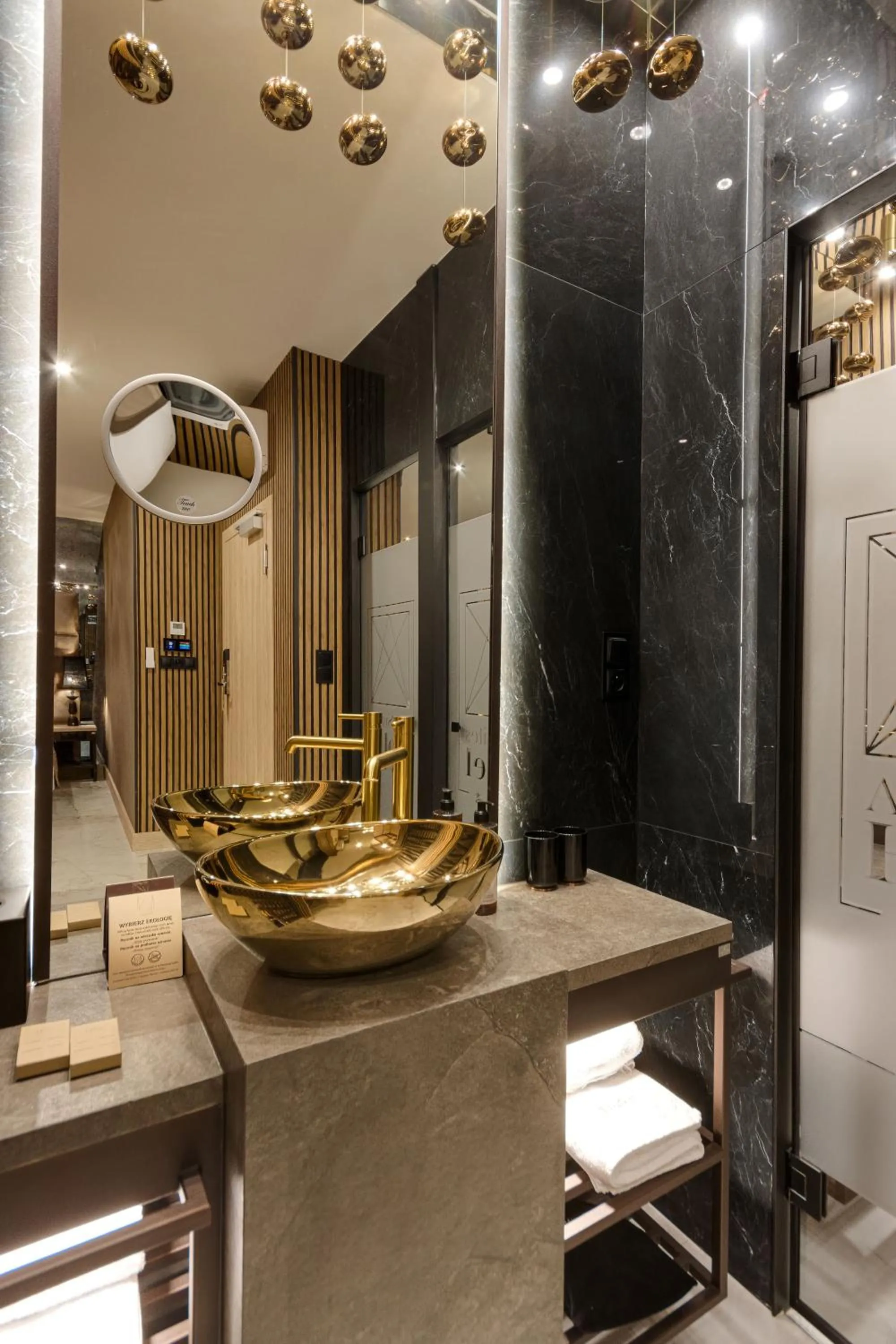 Shower in Art Suites Luxury Hotel