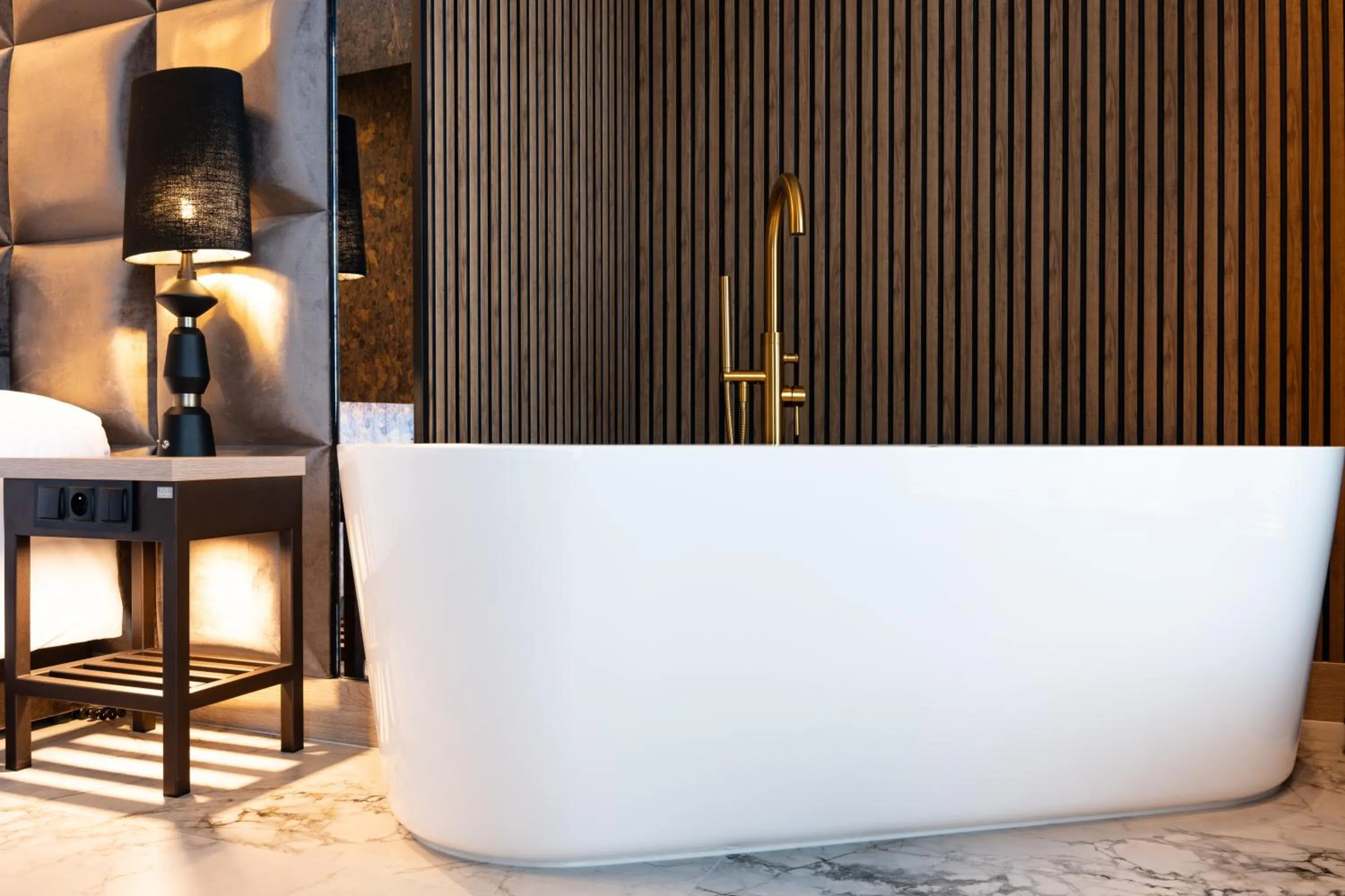 Hot Tub in Art Suites Luxury Hotel