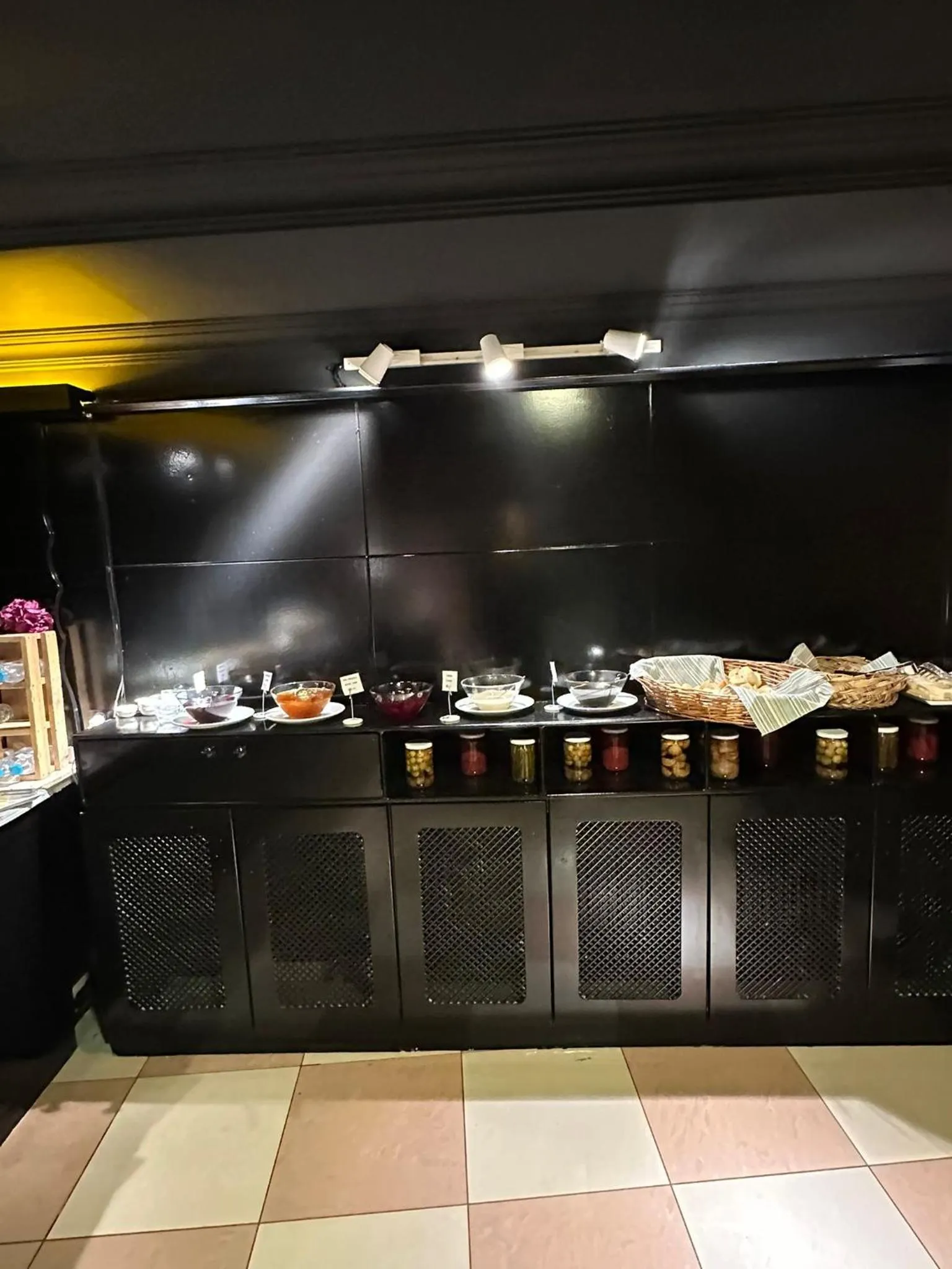 Buffet breakfast in Sufi Homes