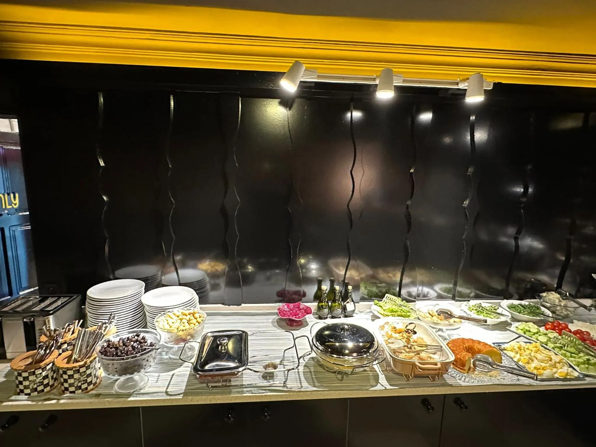 Buffet breakfast in Sufi Homes