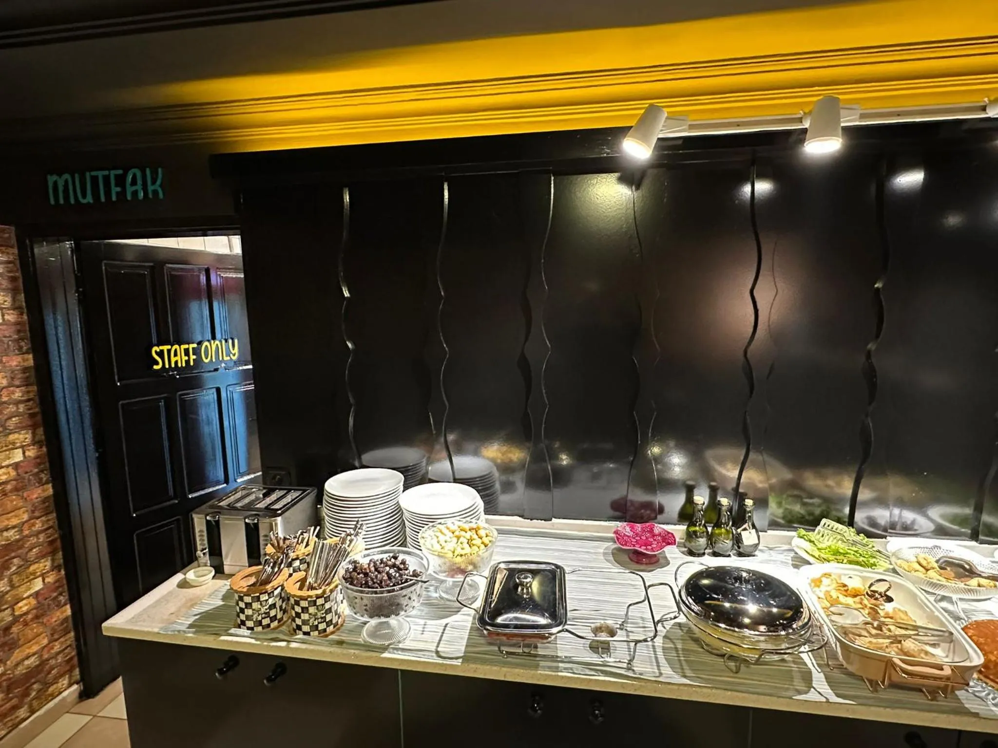 Buffet breakfast in Sufi Homes