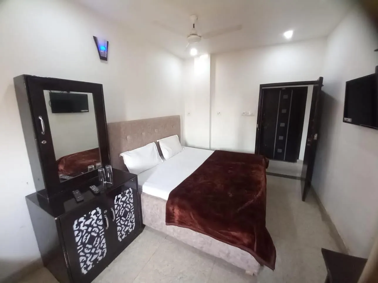 Bed in Hotel Metro Regency