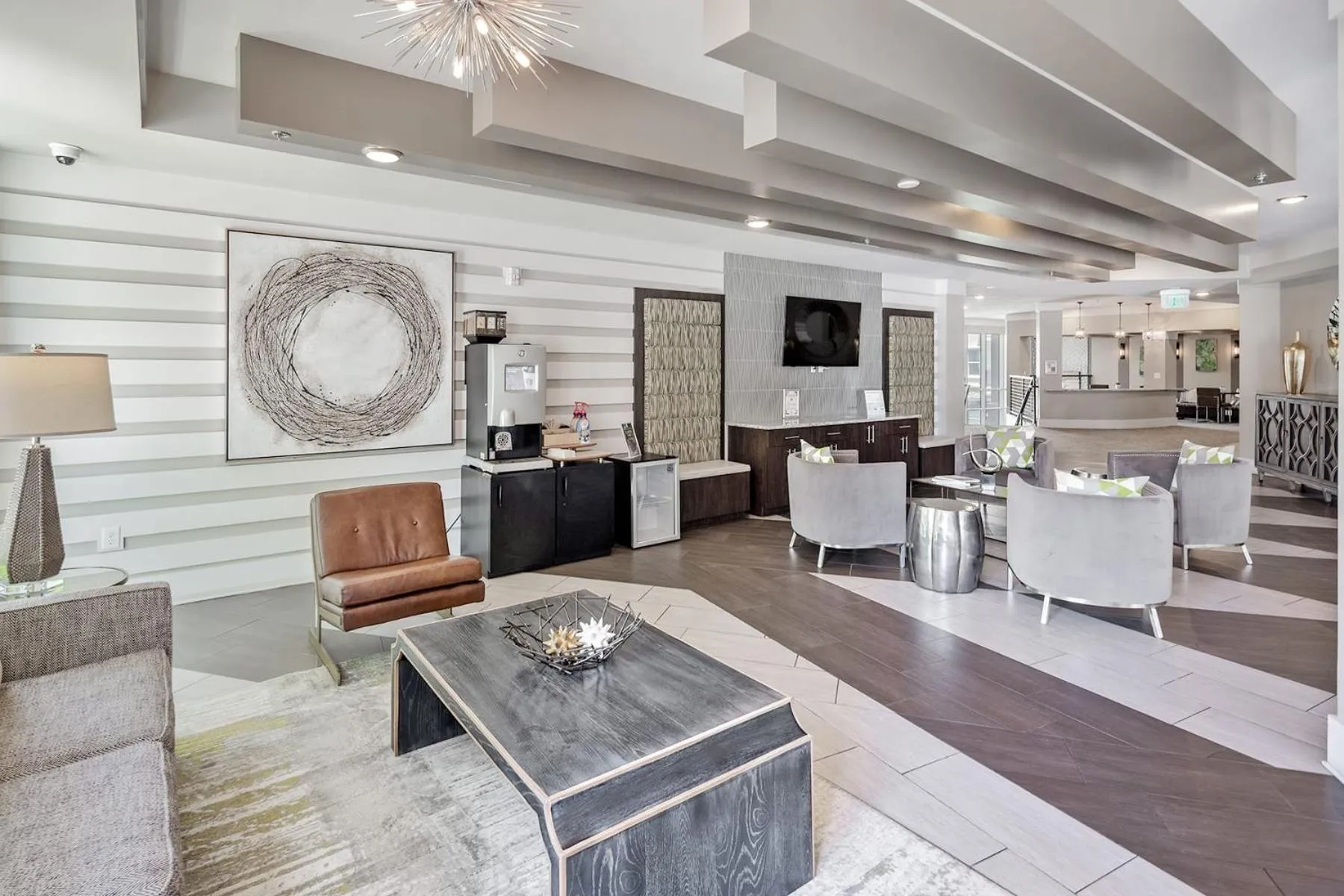 Uptown 4th Ward Luxury Apt Year-Round Pool