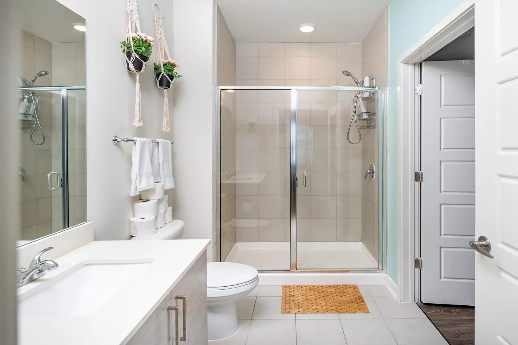 Uptown 4th Ward Luxury Apt Year-Round Pool