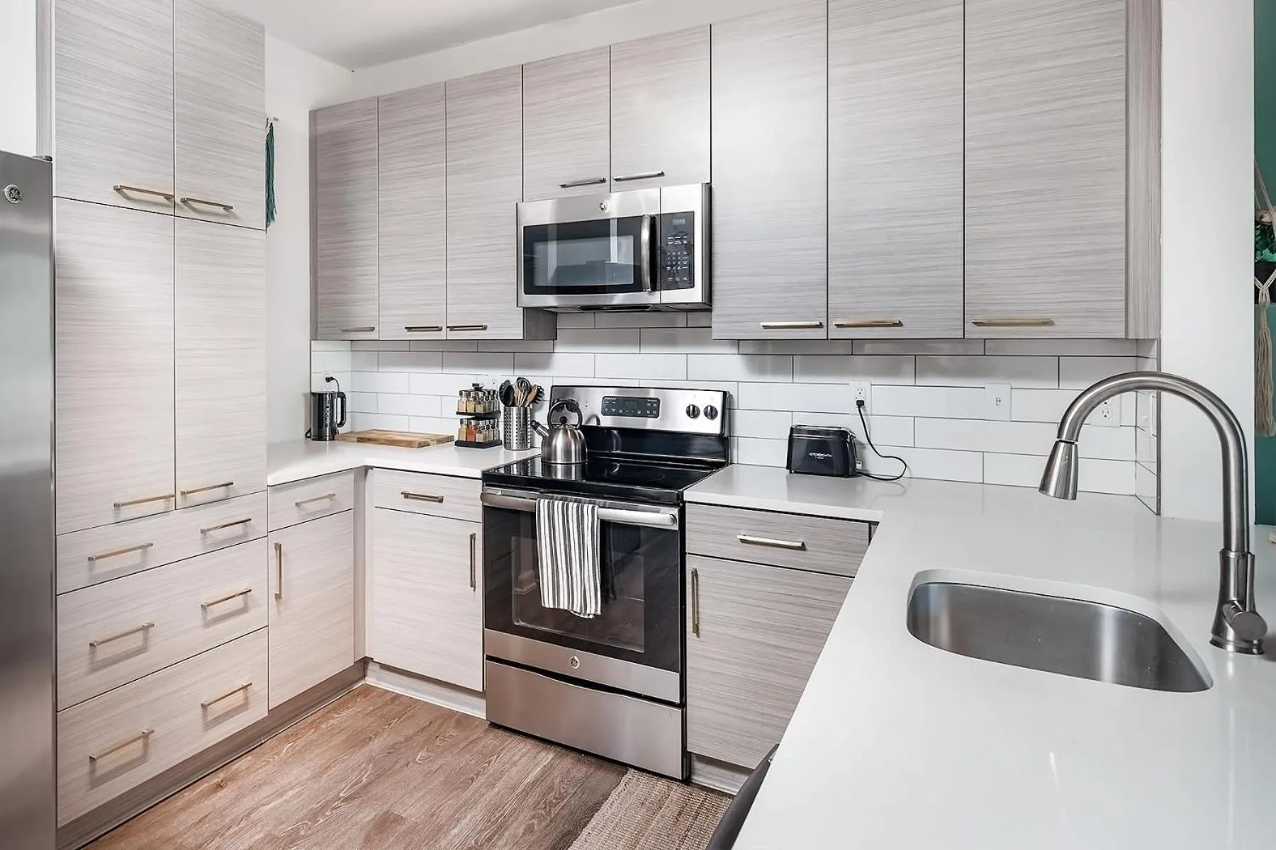 Uptown 4th Ward Luxury Apt Year-Round Pool