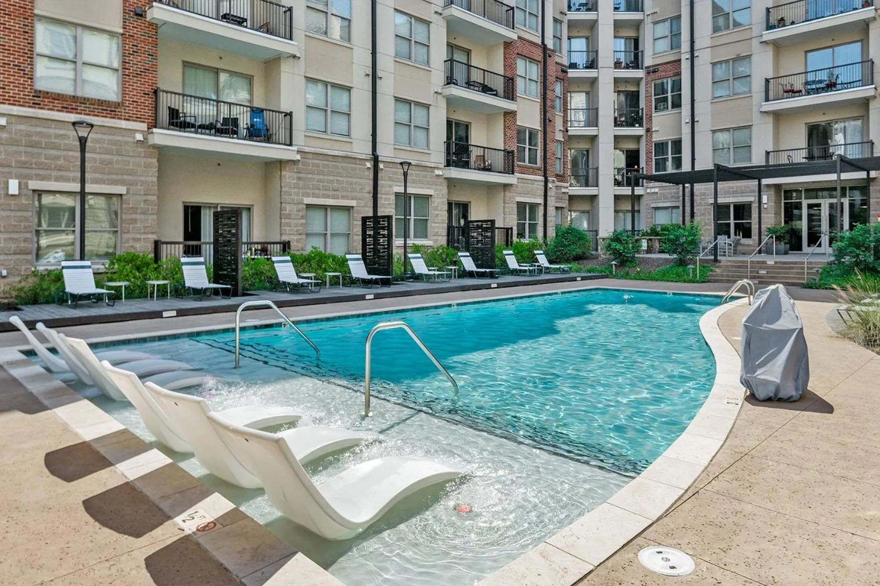 Uptown 4th Ward Luxury Apt Year-Round Pool