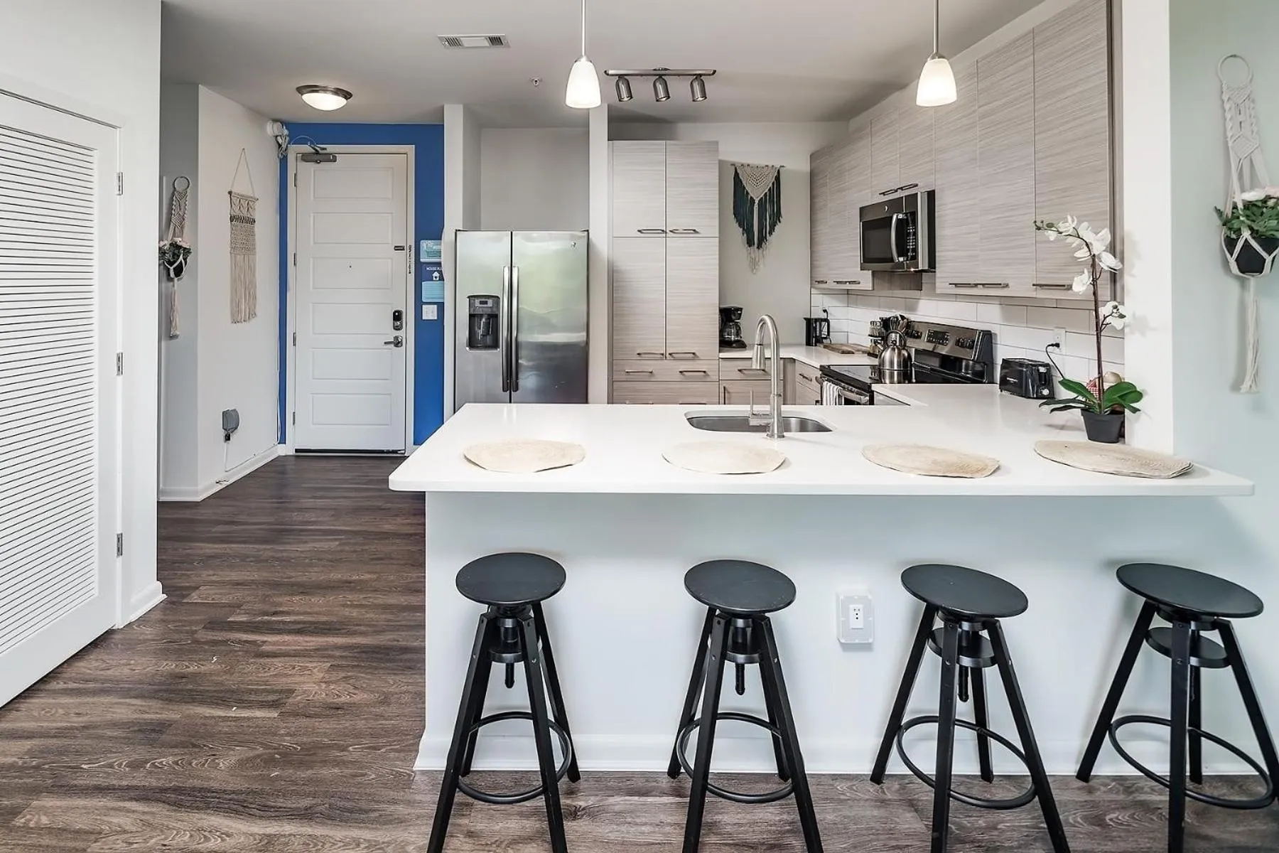 Uptown 4th Ward Luxury Apt Year-Round Pool