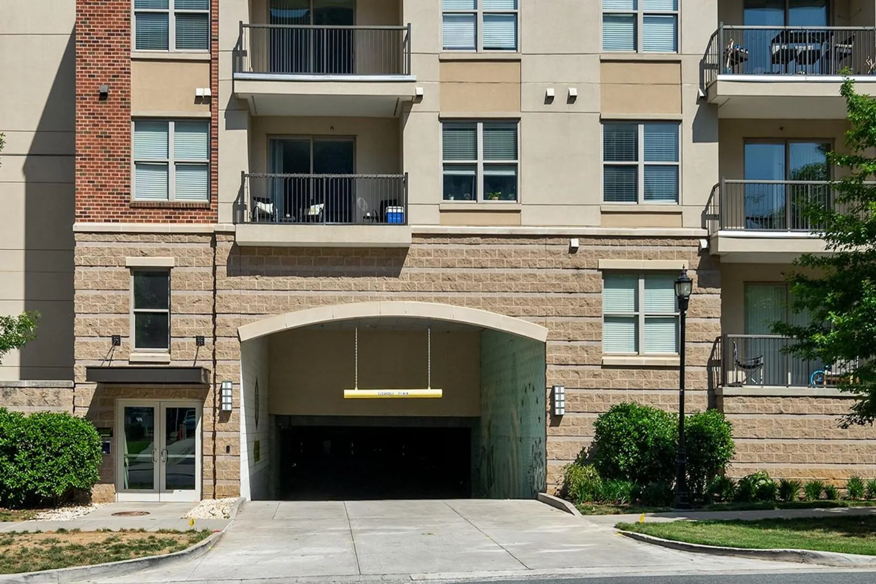 Uptown 4th Ward Luxury Apt Year-Round Pool