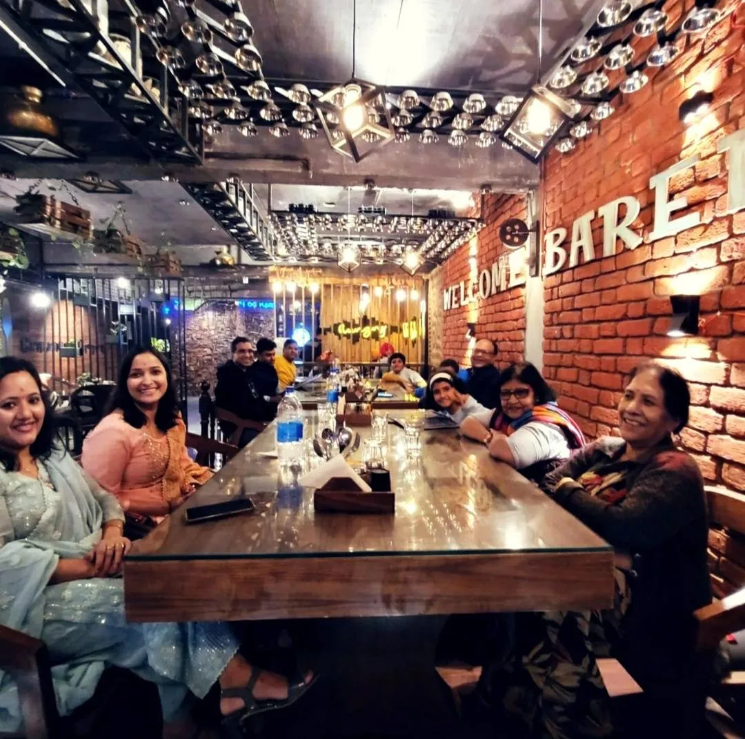 Restaurant/places to eat in Hotel Hirapanna