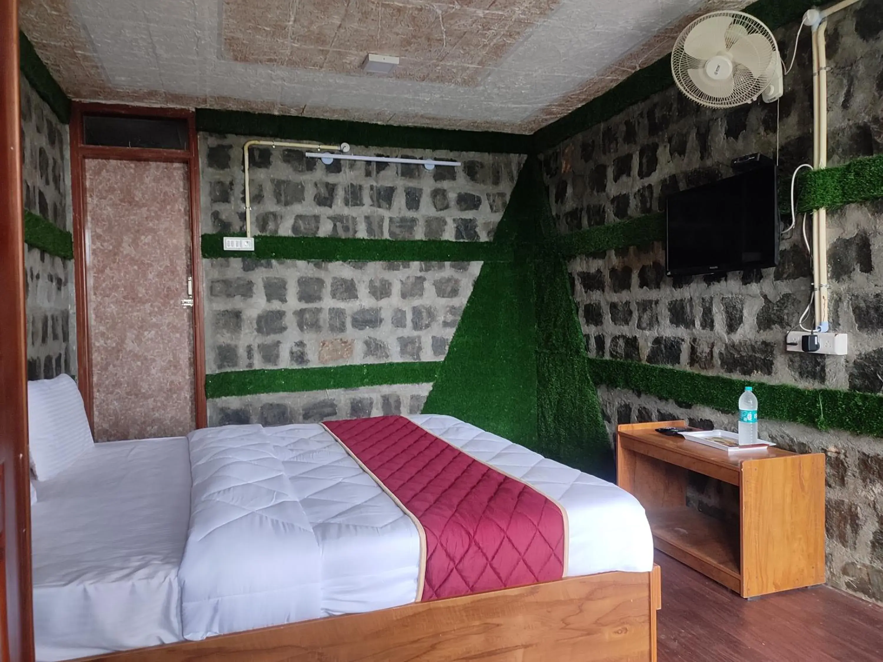 Bed in Cholai Resorts & Hotels Bed in Cholai Resorts & Hotels