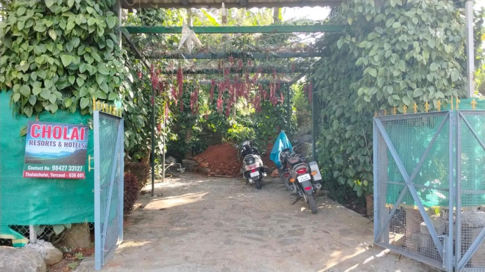 Facade/entrance in Cholai Resorts & Hotels