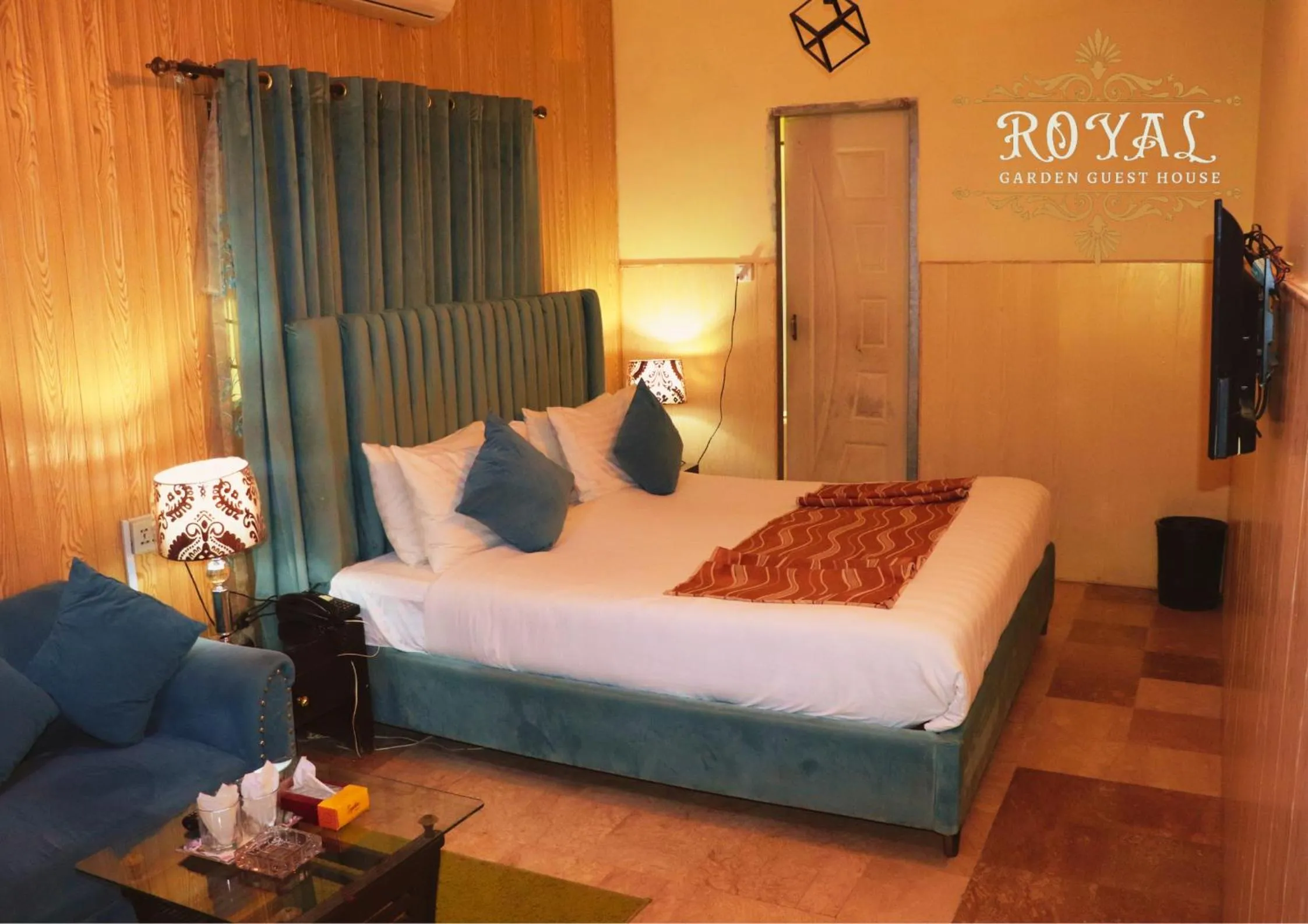 Bed in Executive Royal Garden