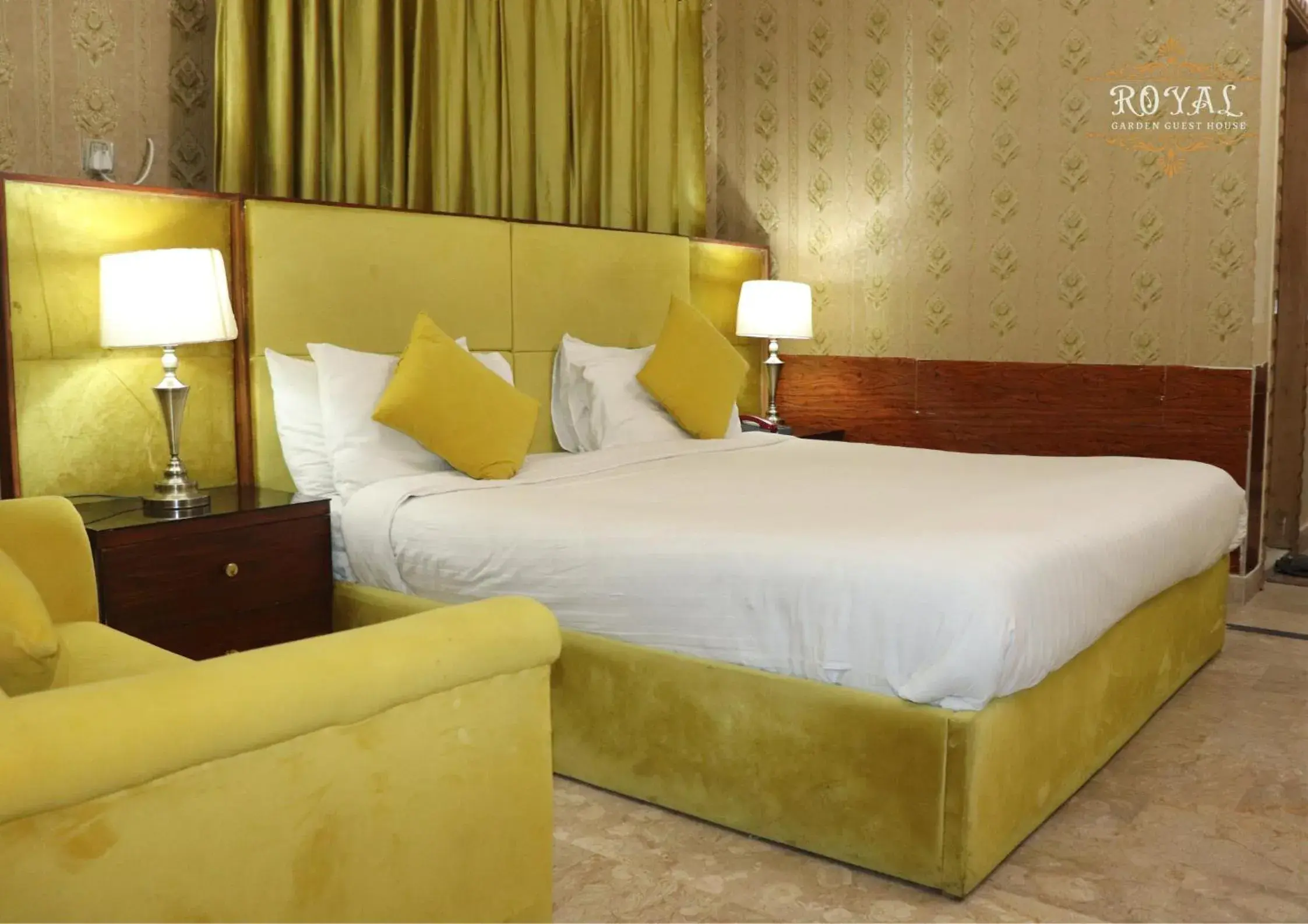 Bed in Executive Royal Garden Bed in Executive Royal Garden