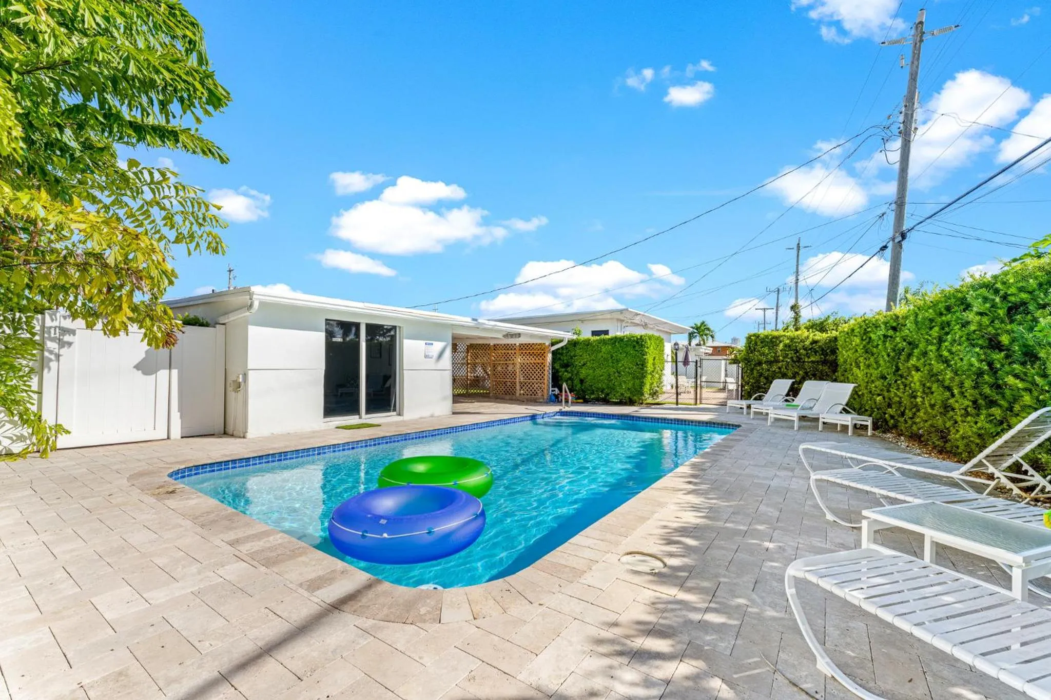 2-Min Walk to the Beach! Sleeps 7 - Large 2BR2BA #5