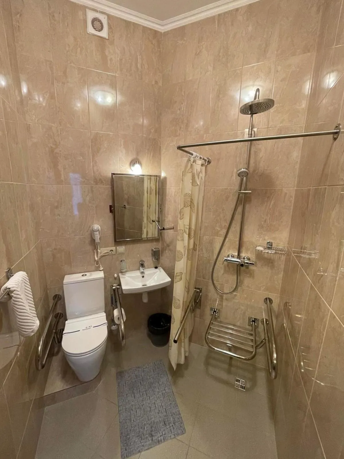 Tisa Hotel