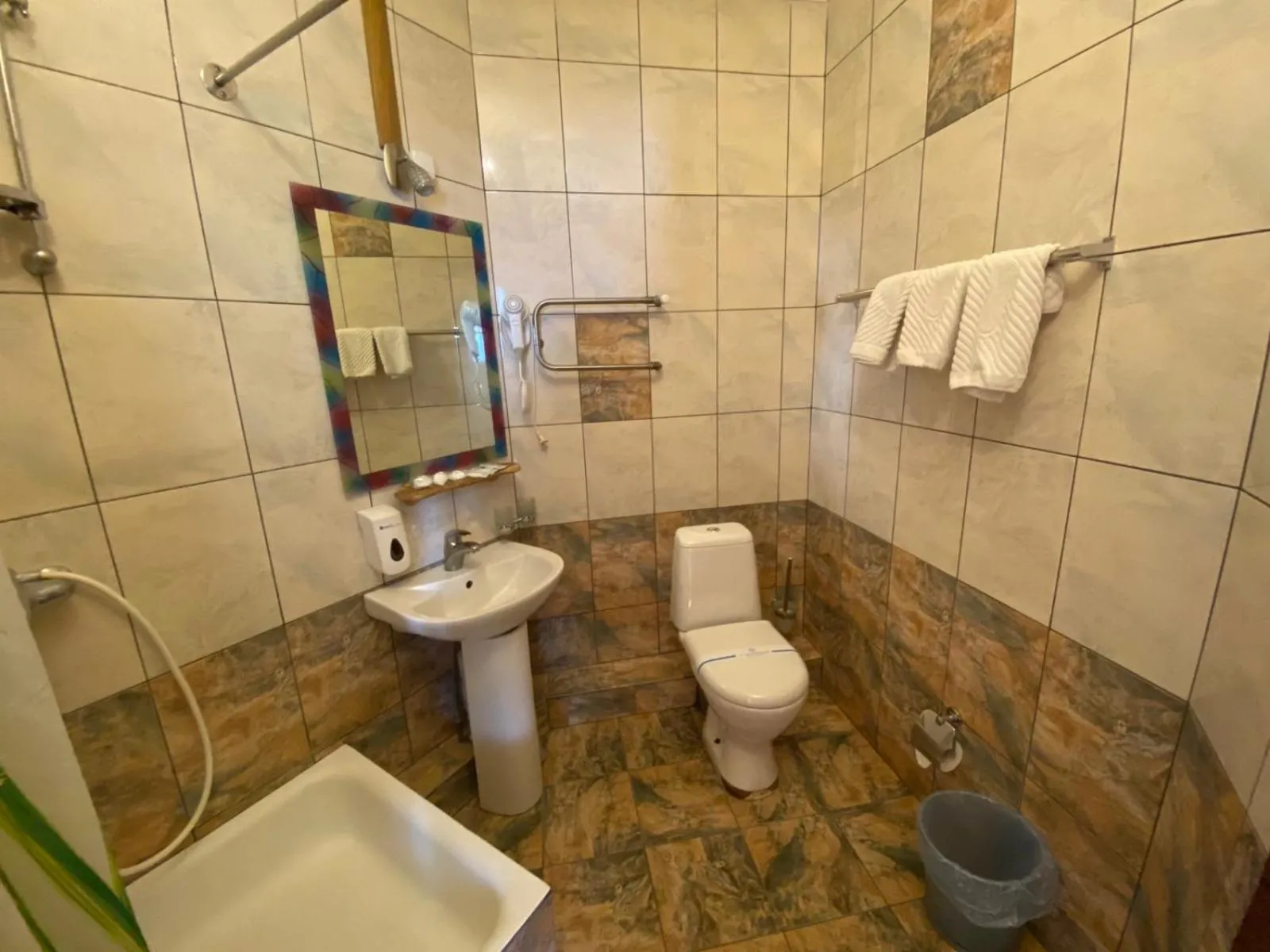 Tisa Hotel