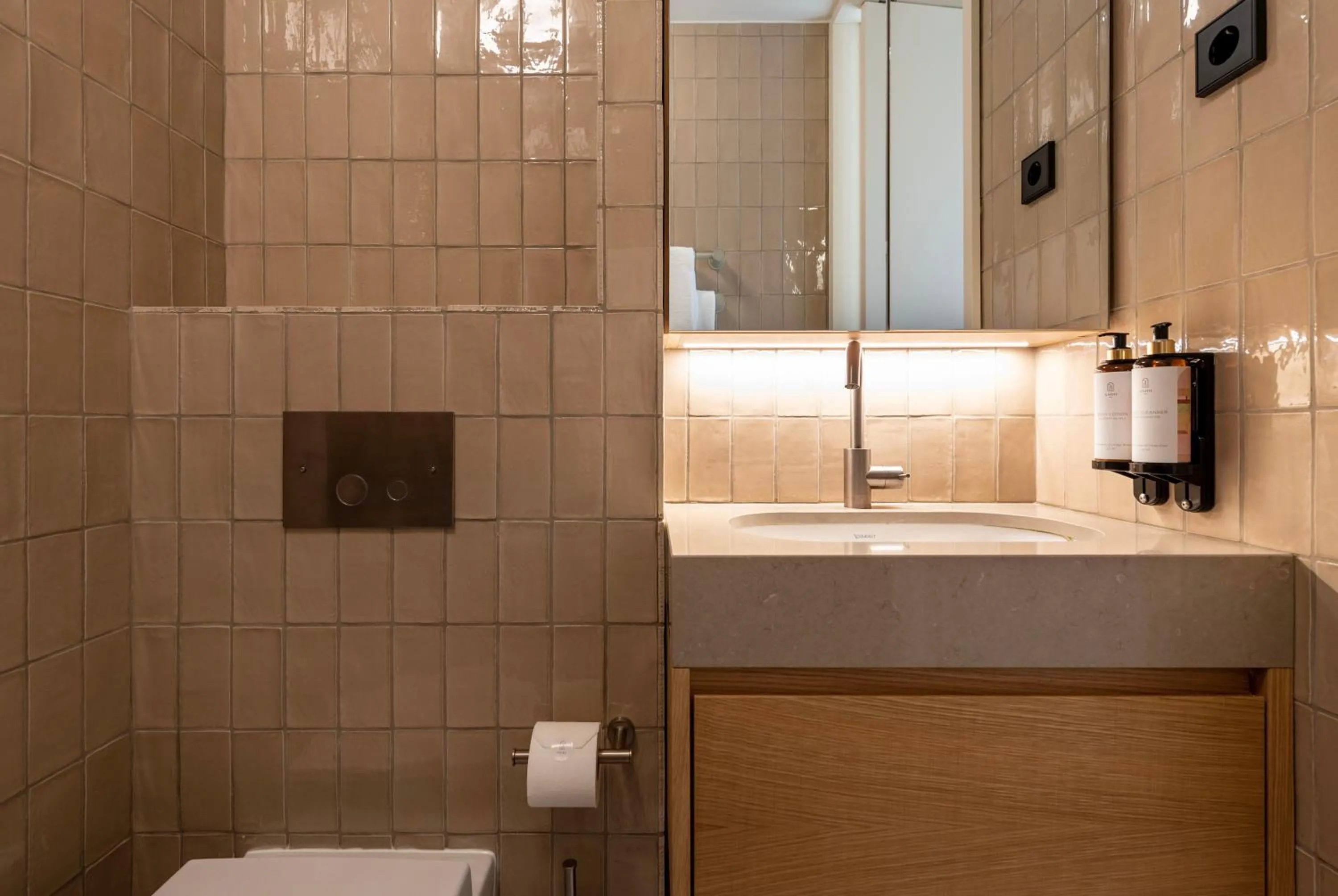 Toilet in Ando Living - Santa Catarina House