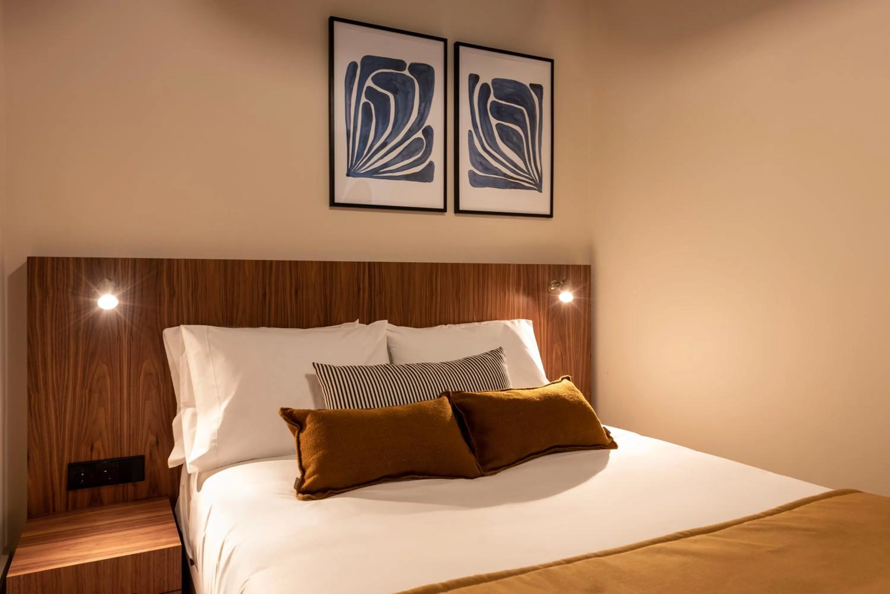 Bed in Ando Living - Santa Catarina House