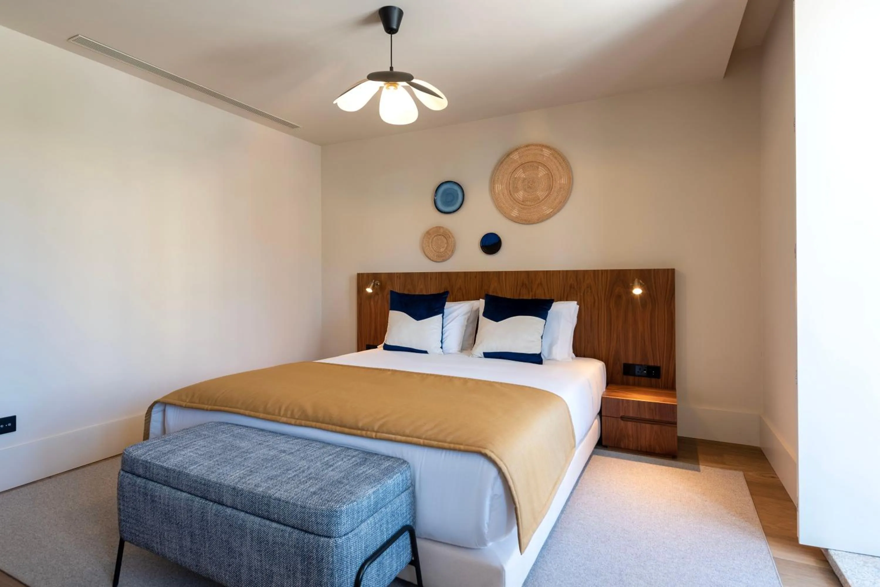 Bed in Ando Living - Santa Catarina House