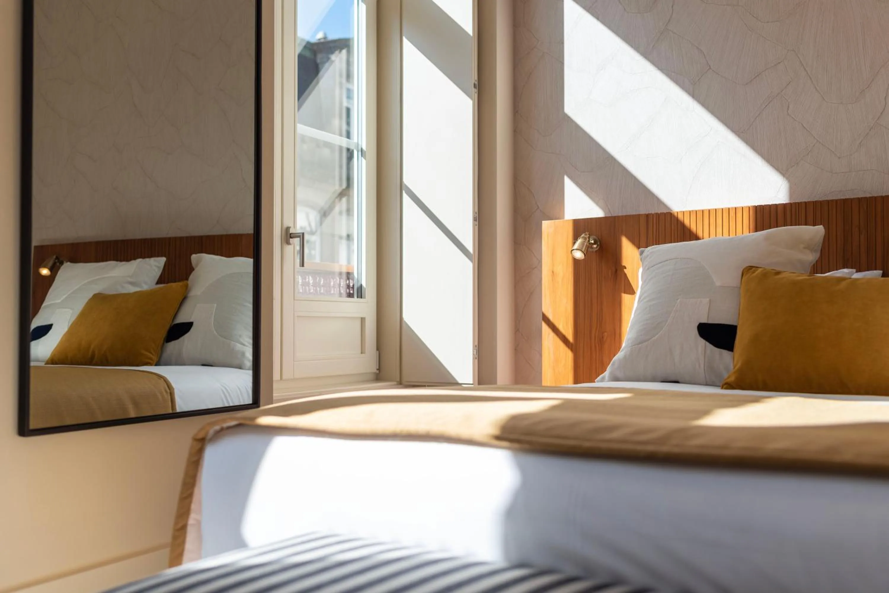 Bed in Ando Living - Santa Catarina House