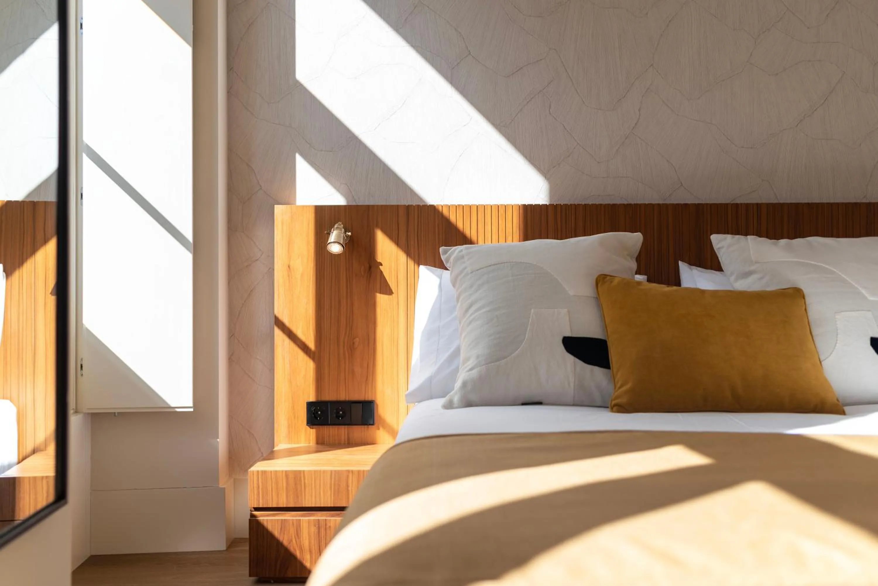 Bed in Ando Living - Santa Catarina House