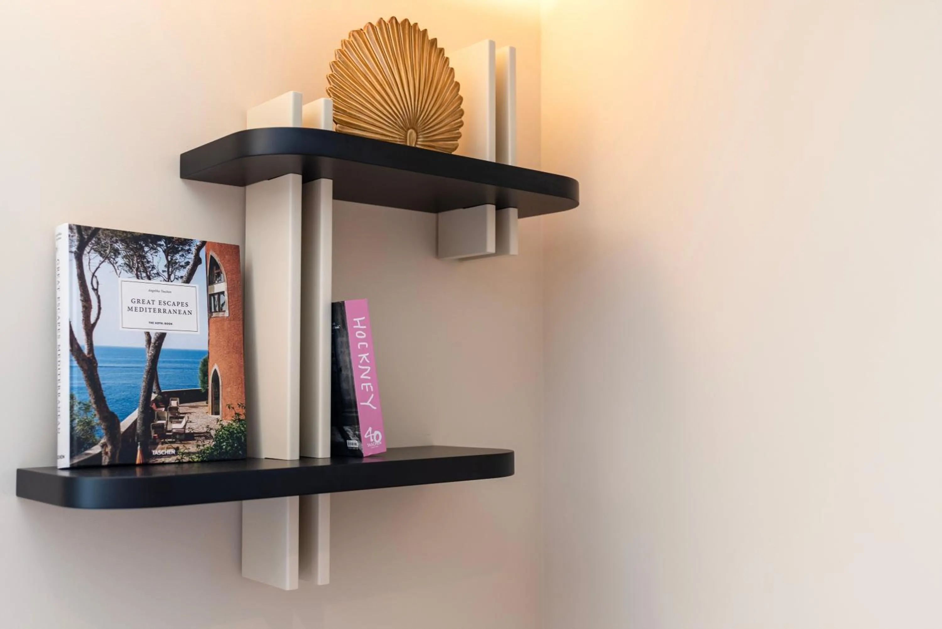 Library in Ando Living - Santa Catarina House
