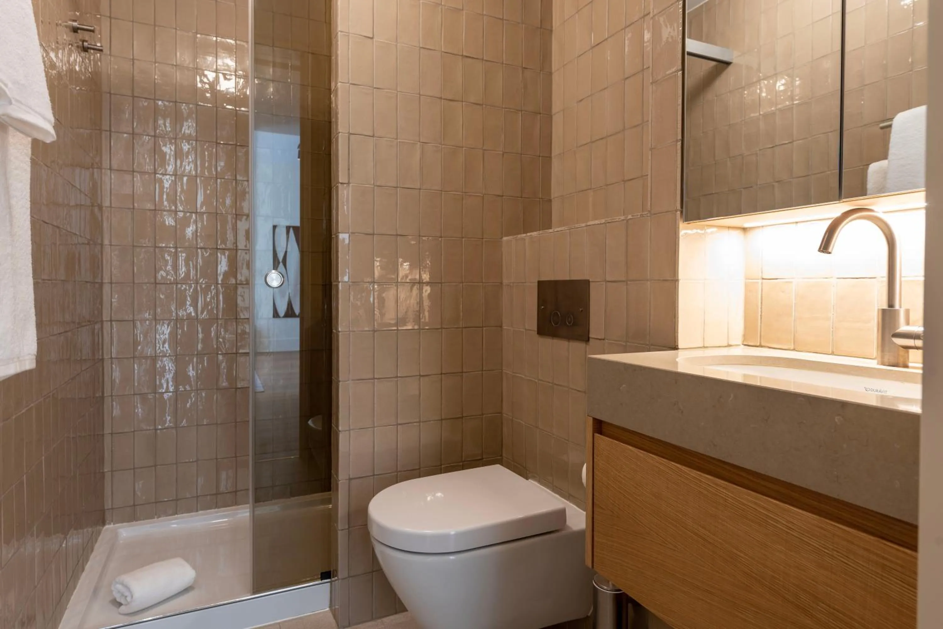Shower in Ando Living - Santa Catarina House