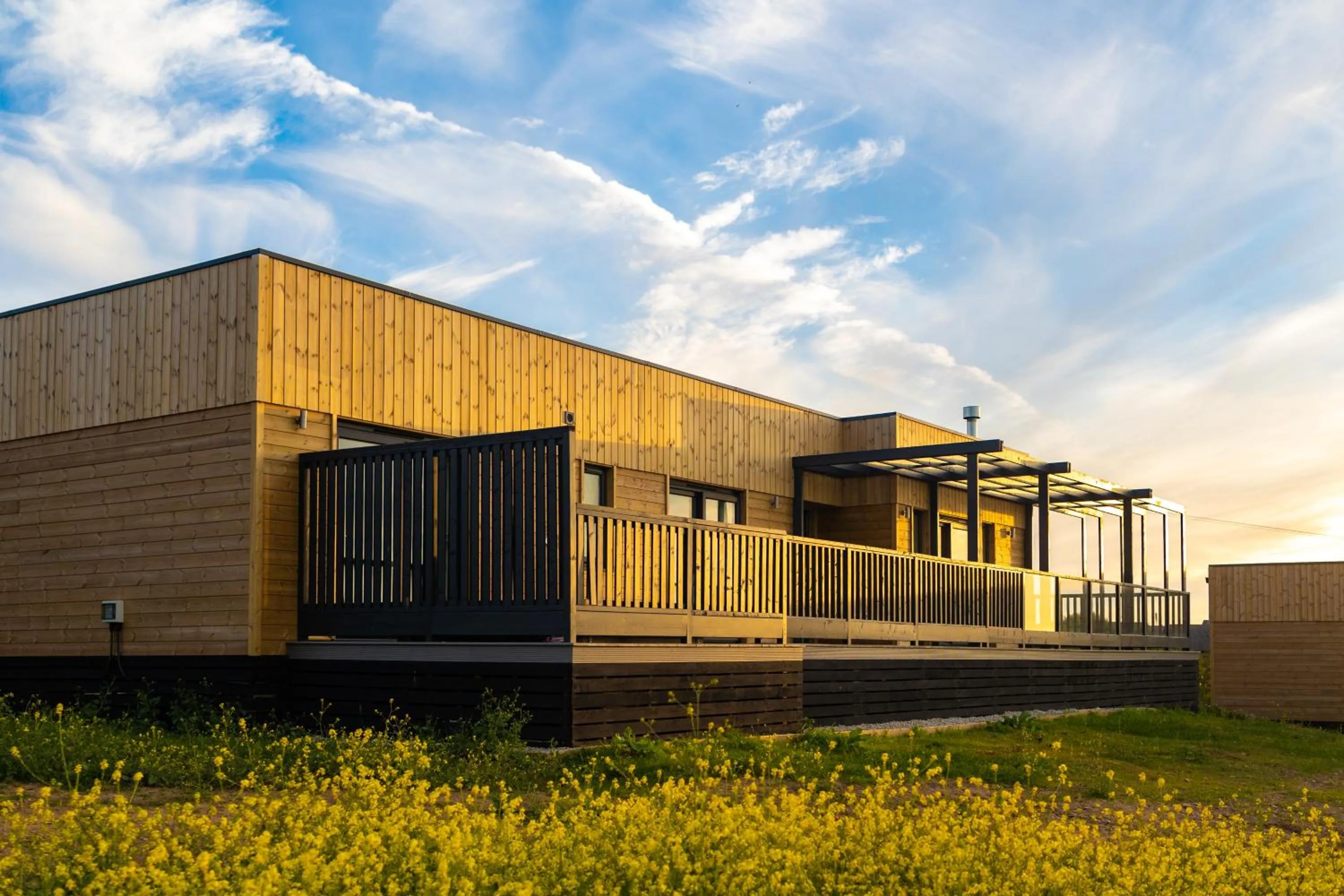 Property building in Gwel an Mor