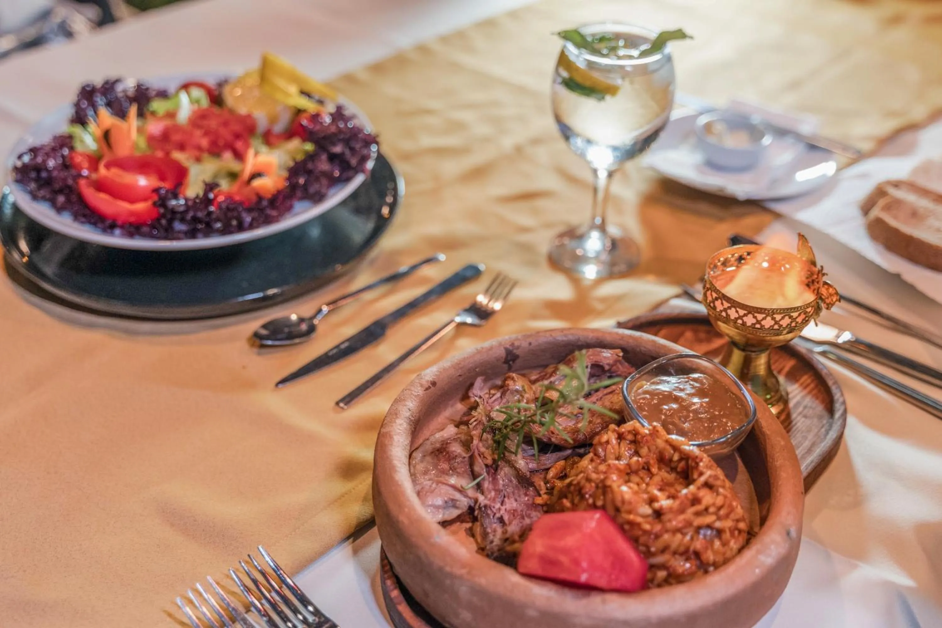 Food and drinks in Far Life Hotel