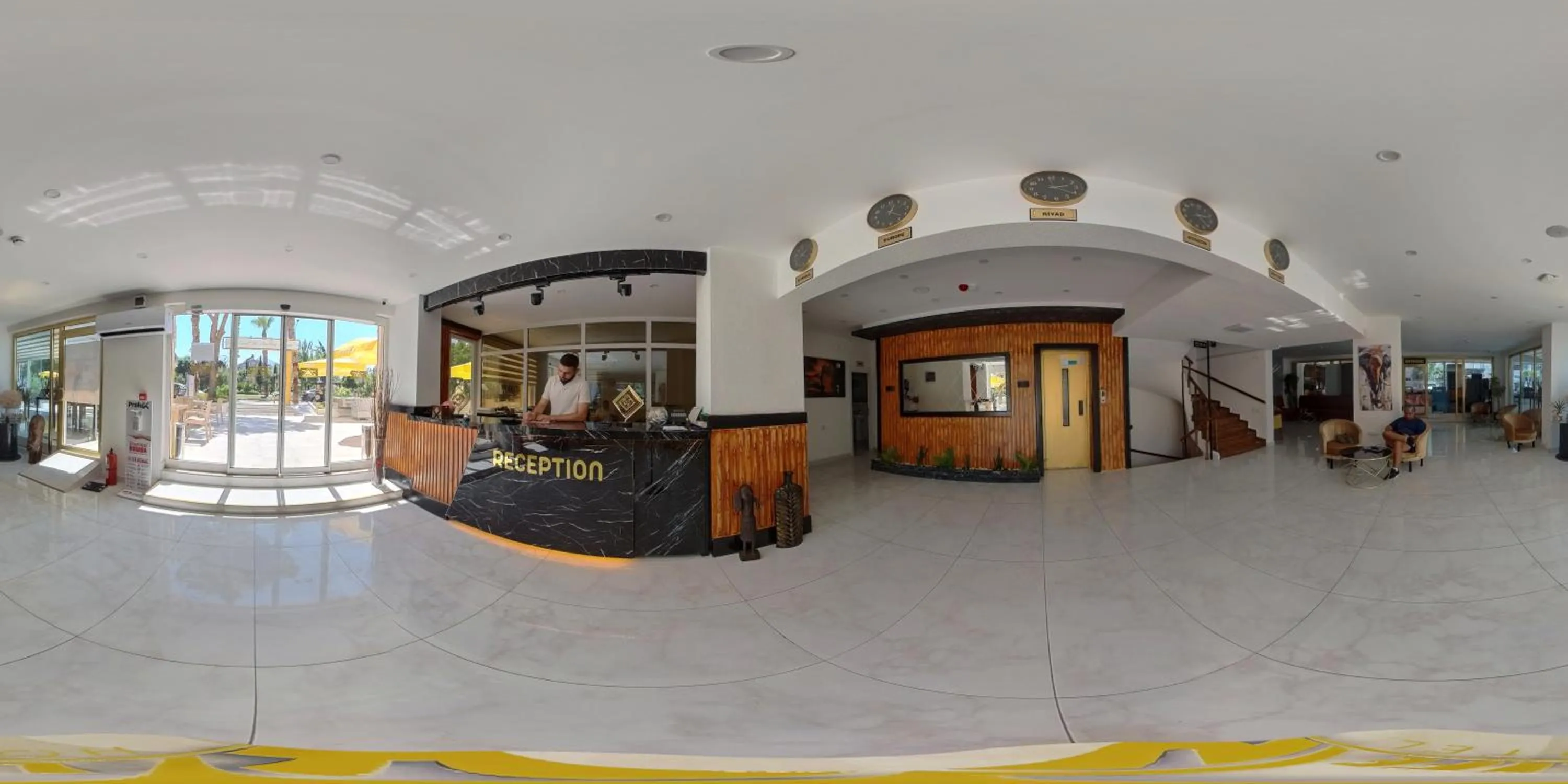 Lobby or reception in Far Life Hotel