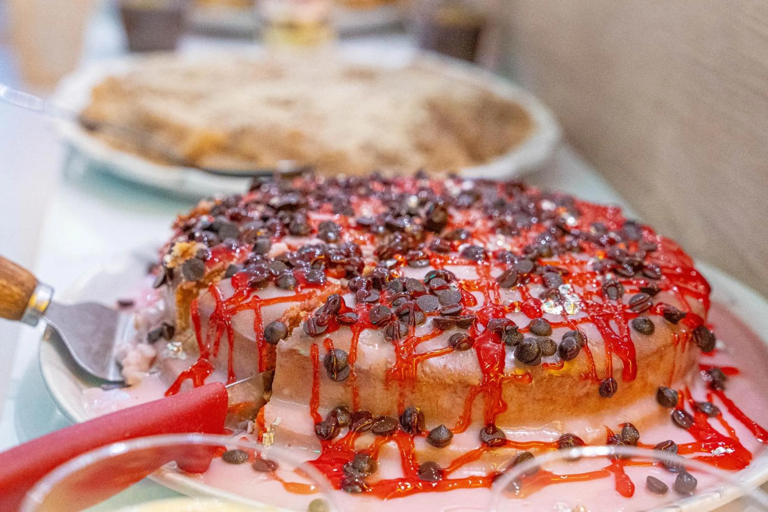 Restaurant/places to eat in Far Life Hotel