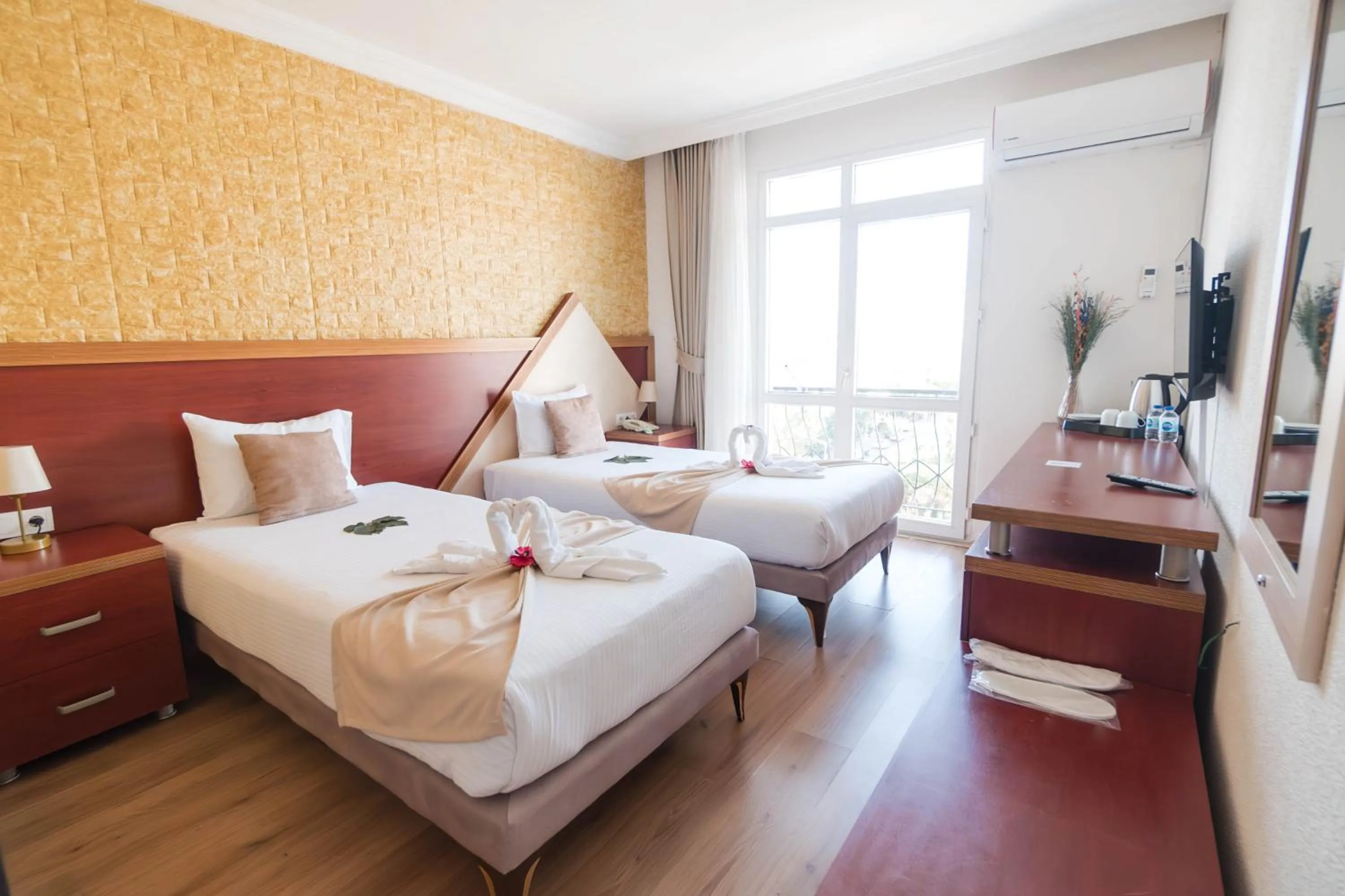 Bed in Far Life Hotel