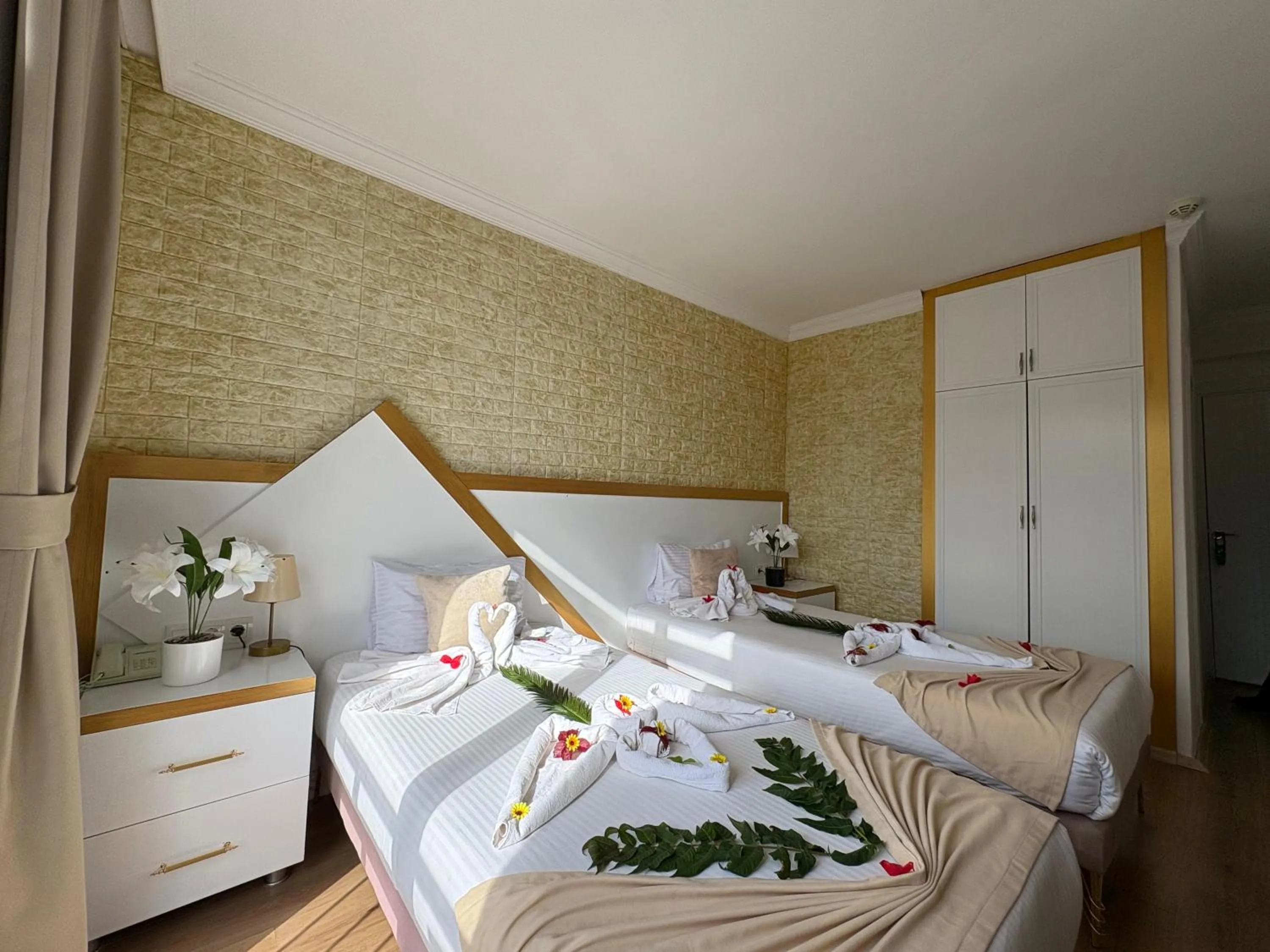 Bed in Far Life Hotel