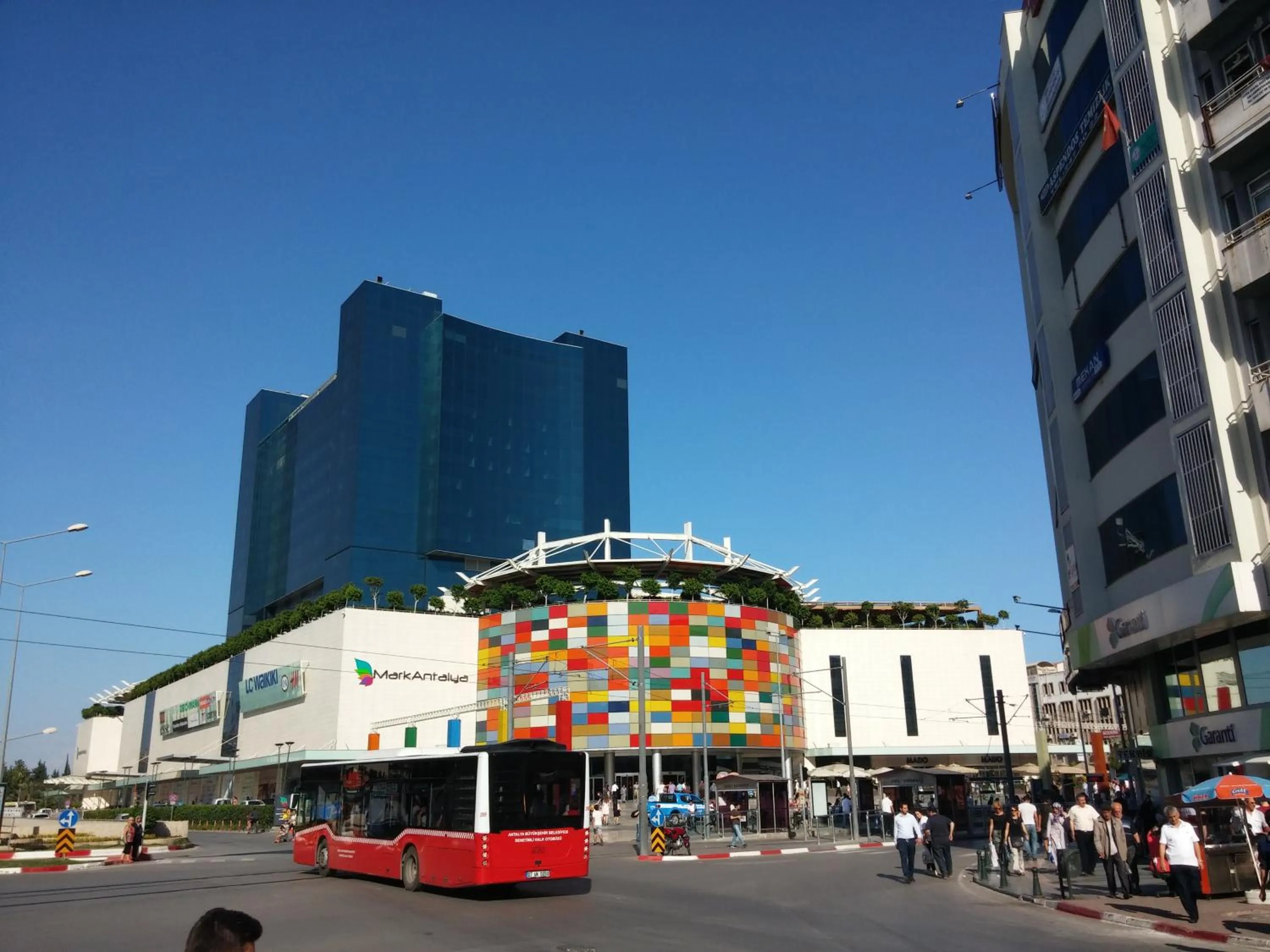 Supermarket/grocery shop in Far Life Hotel