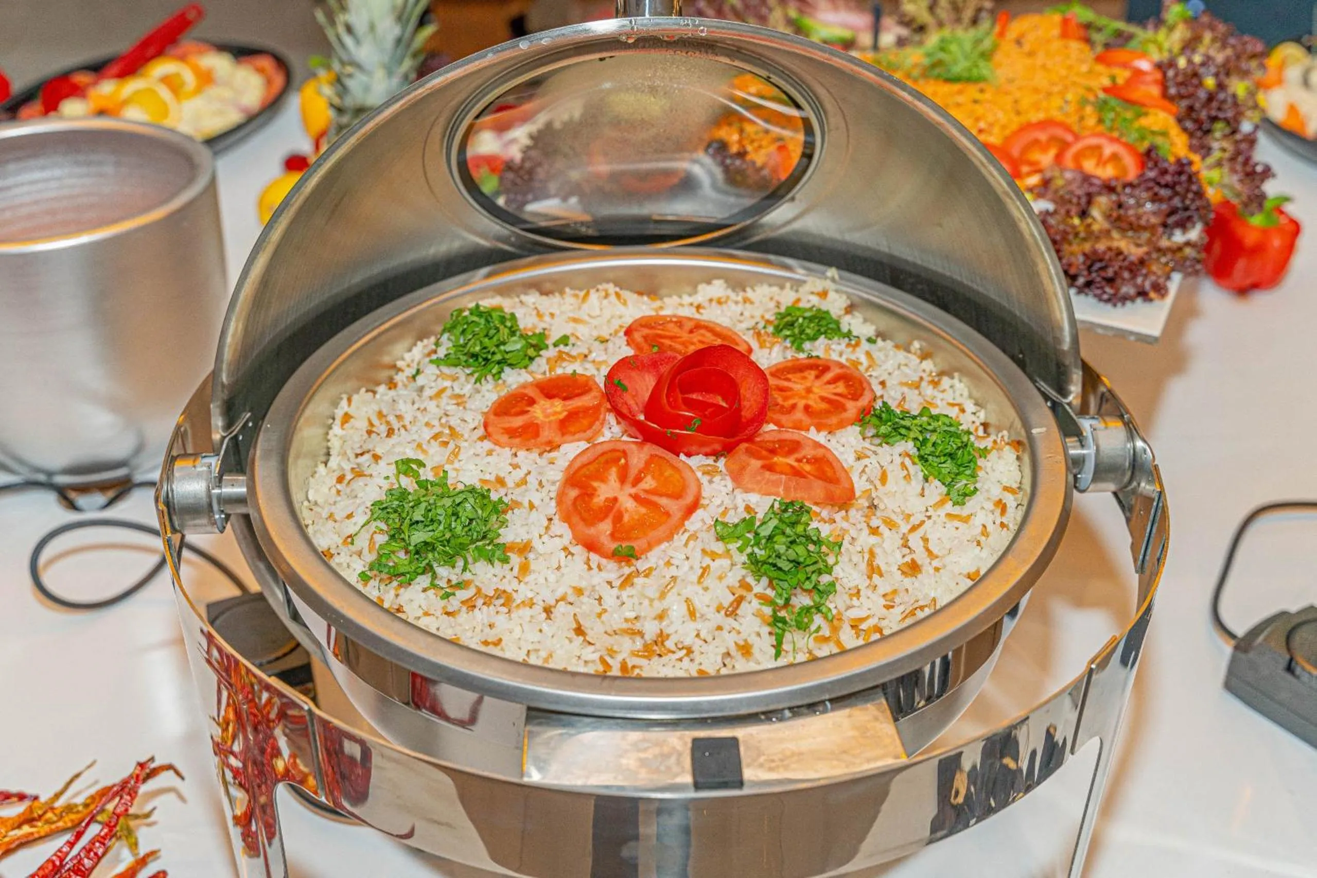 Restaurant/places to eat in Far Life Hotel