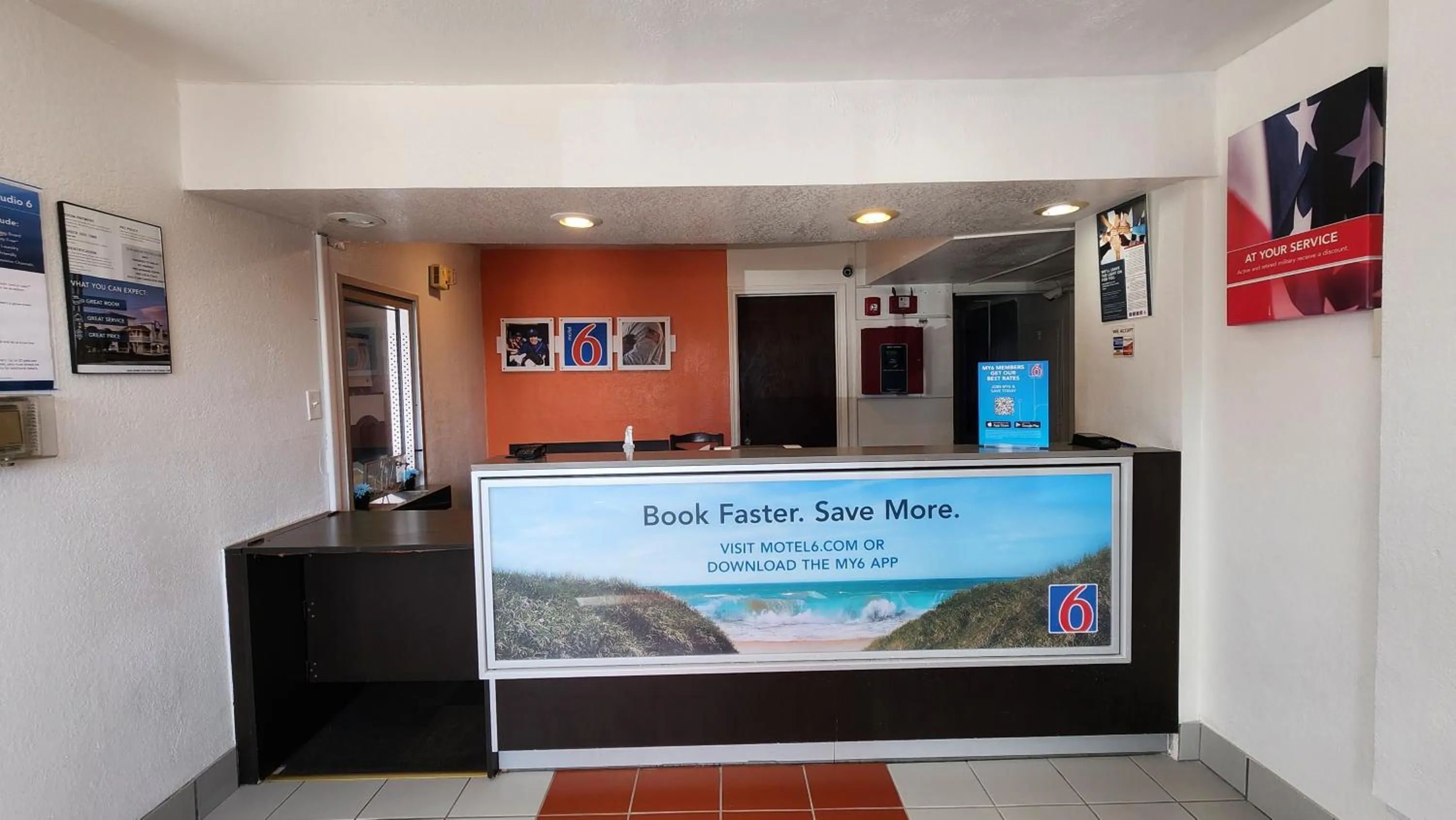 Lobby or reception in Studio 6 Galveston TX