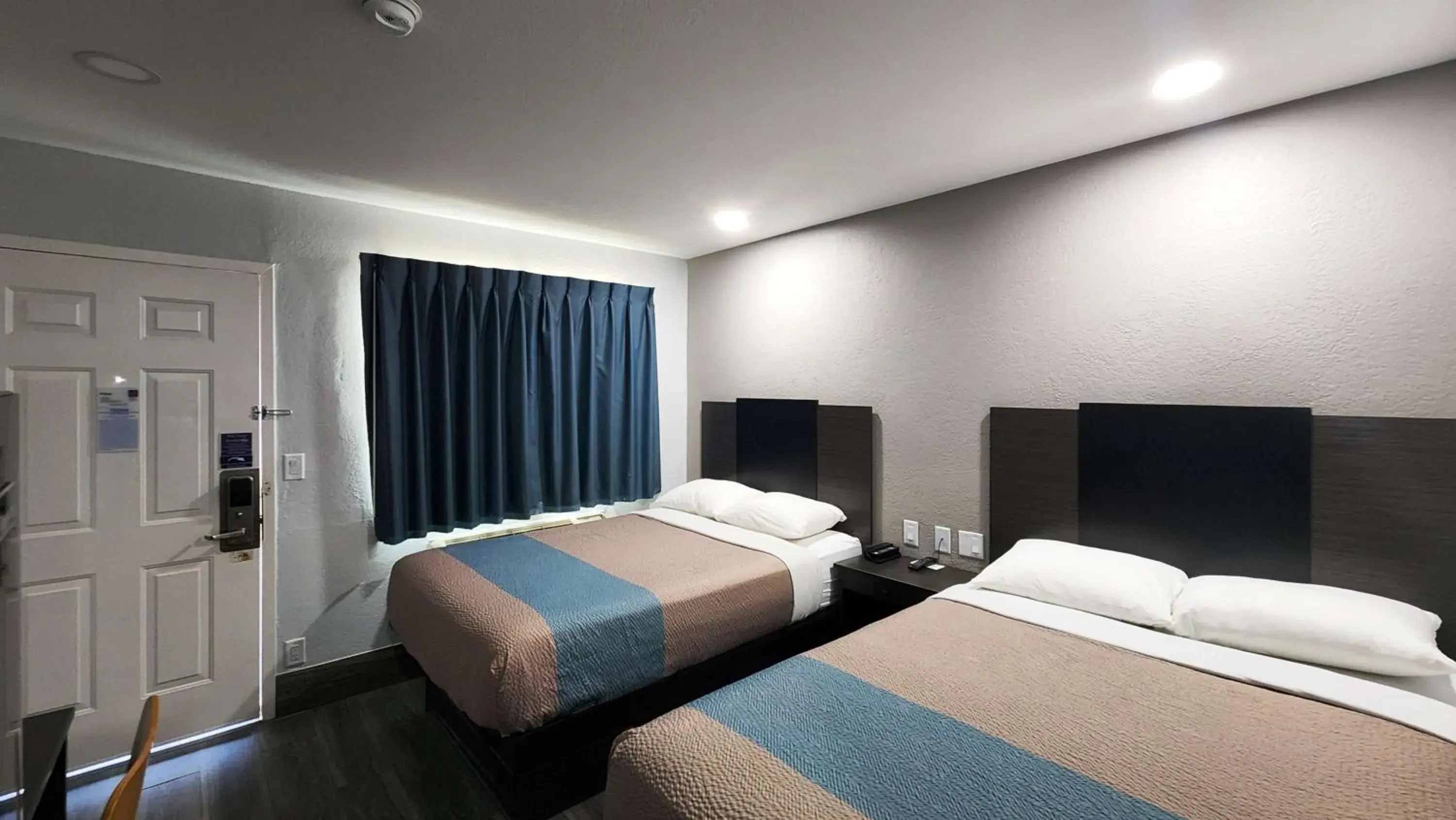 Bed in Studio 6 Galveston TX Bed in Studio 6 Galveston TX