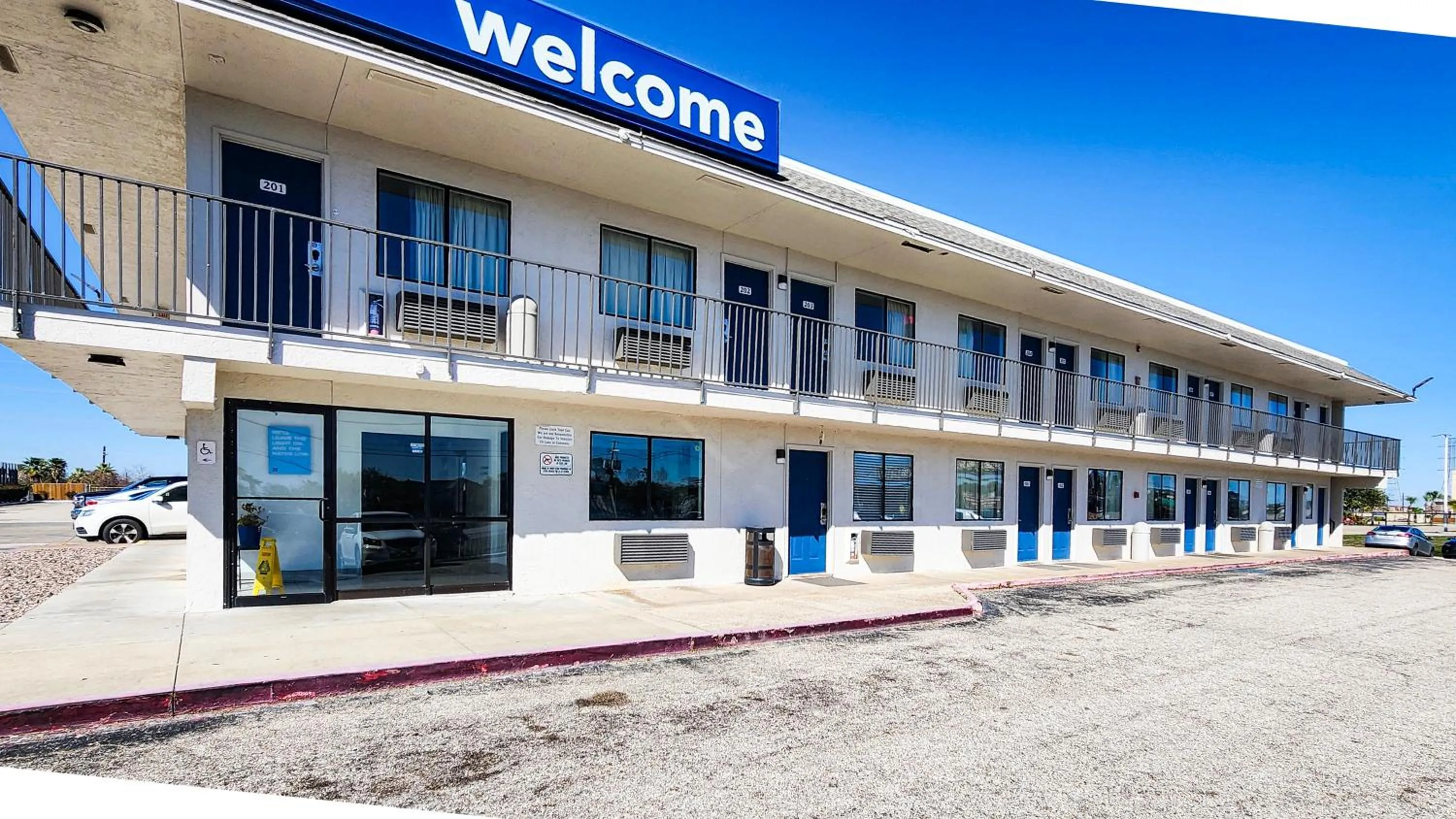 Facade/entrance in Studio 6 Galveston TX