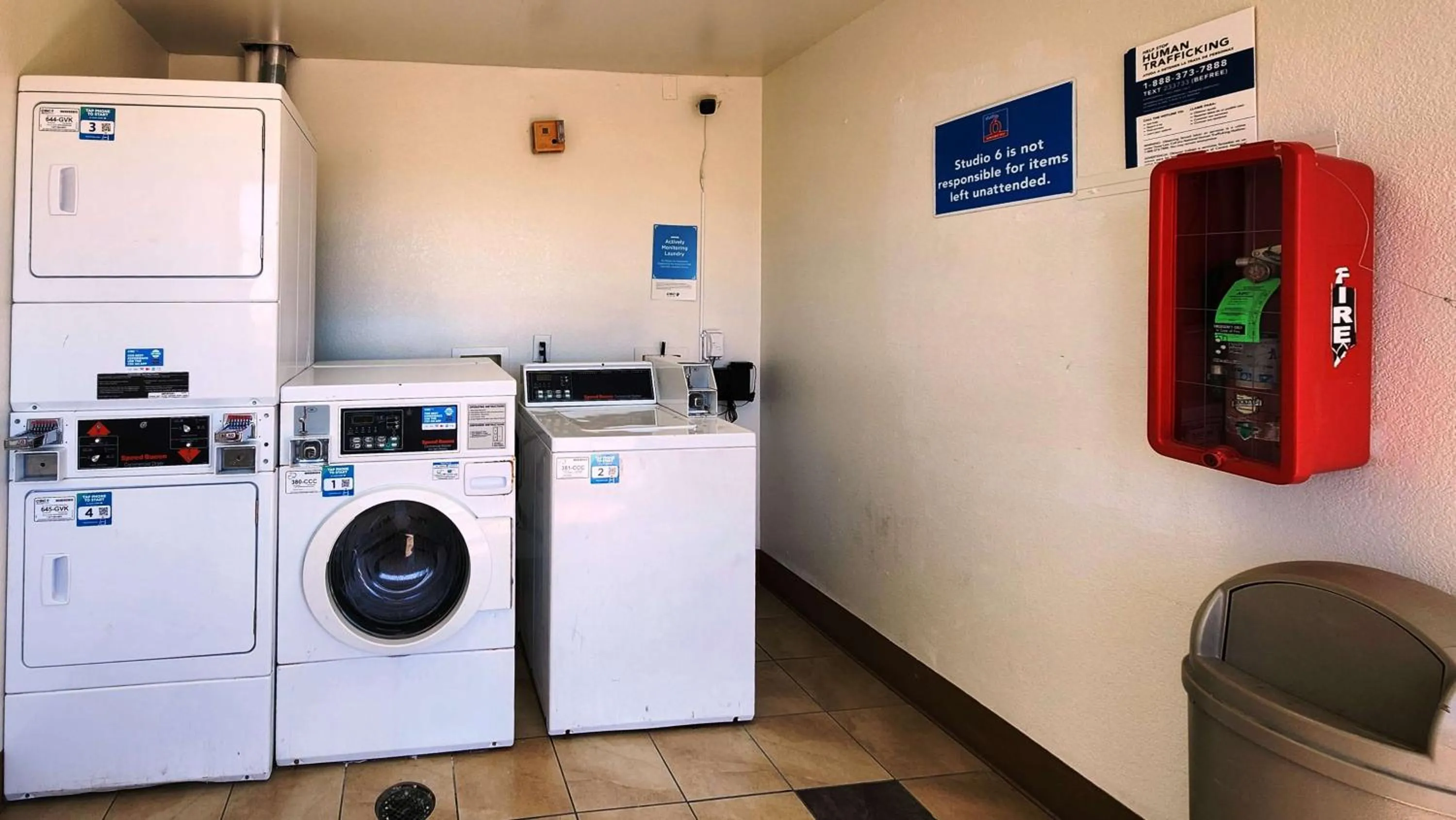 laundry in Studio 6 Webster TX Houston NASA Lake