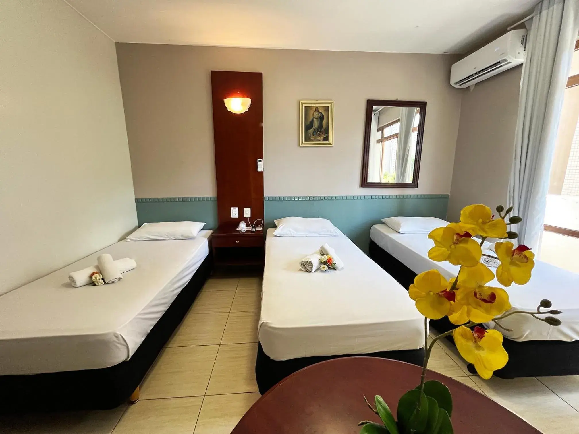 Deluxe Triple Room in Hotel Alvorada Taguatinga by Bsb Inn Deluxe Triple Room in Hotel Alvorada Taguatinga by Bsb Inn