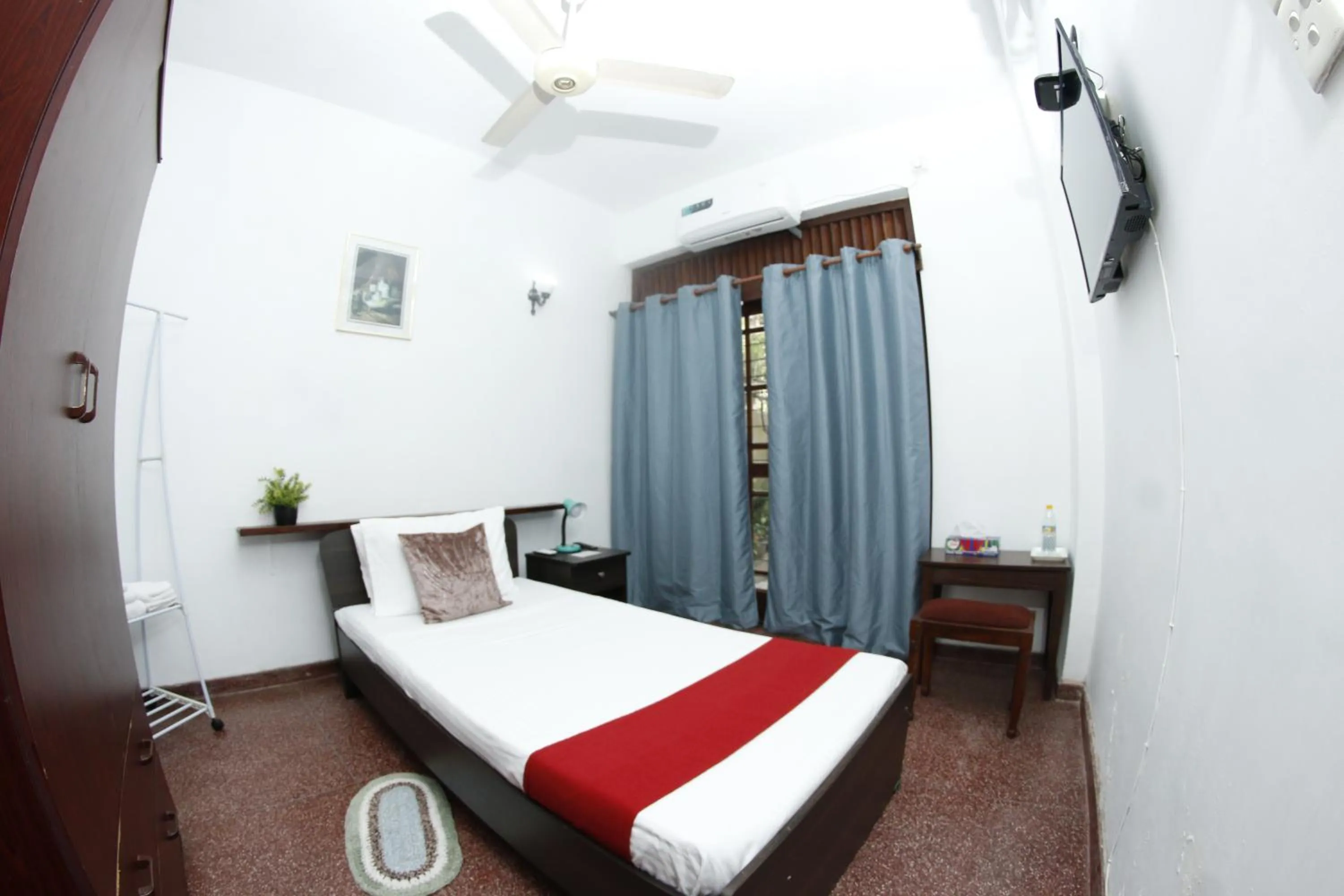 Bedroom, Bed in Oasis Colombo