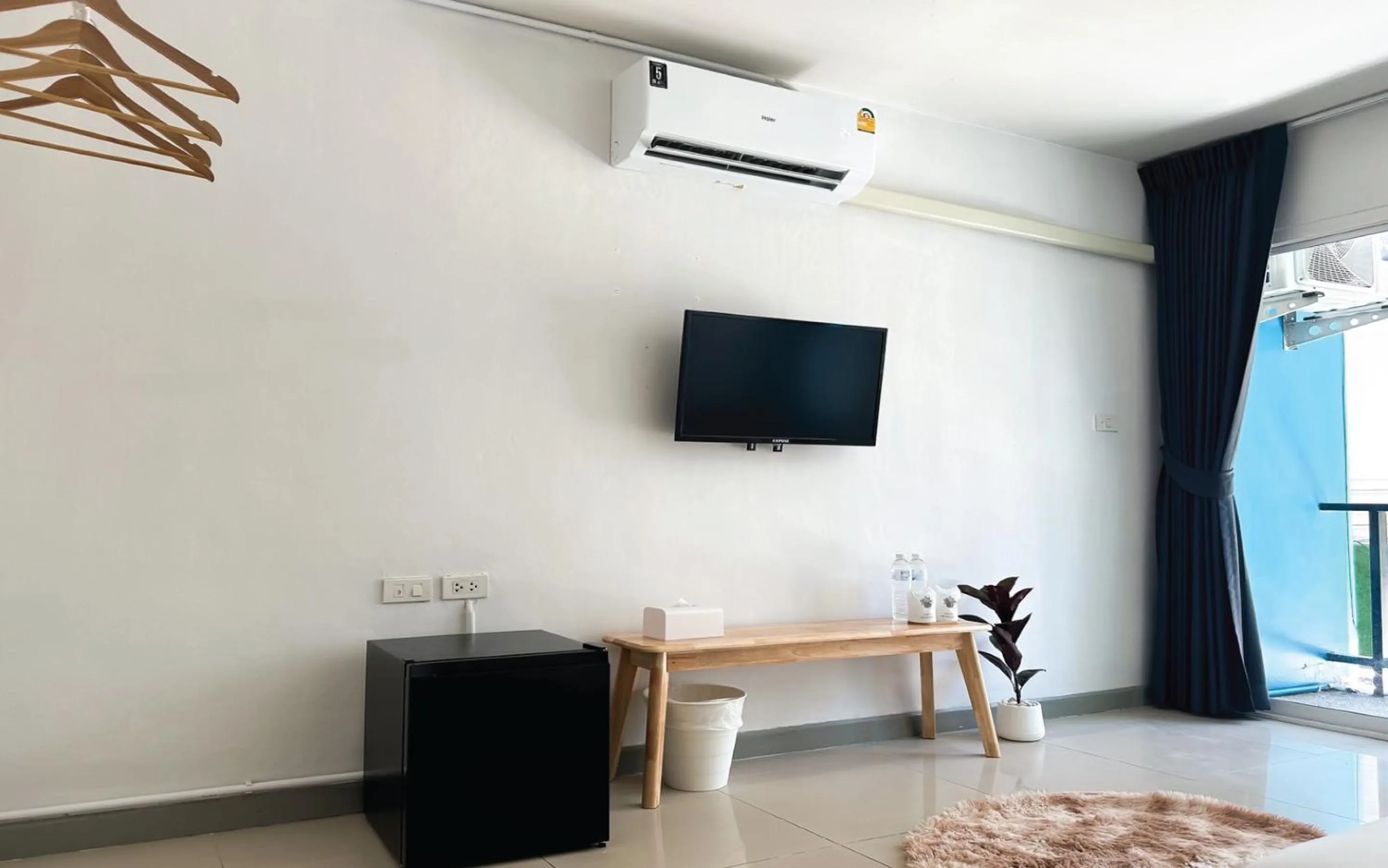 Communal lounge/ TV room in BAOBAB