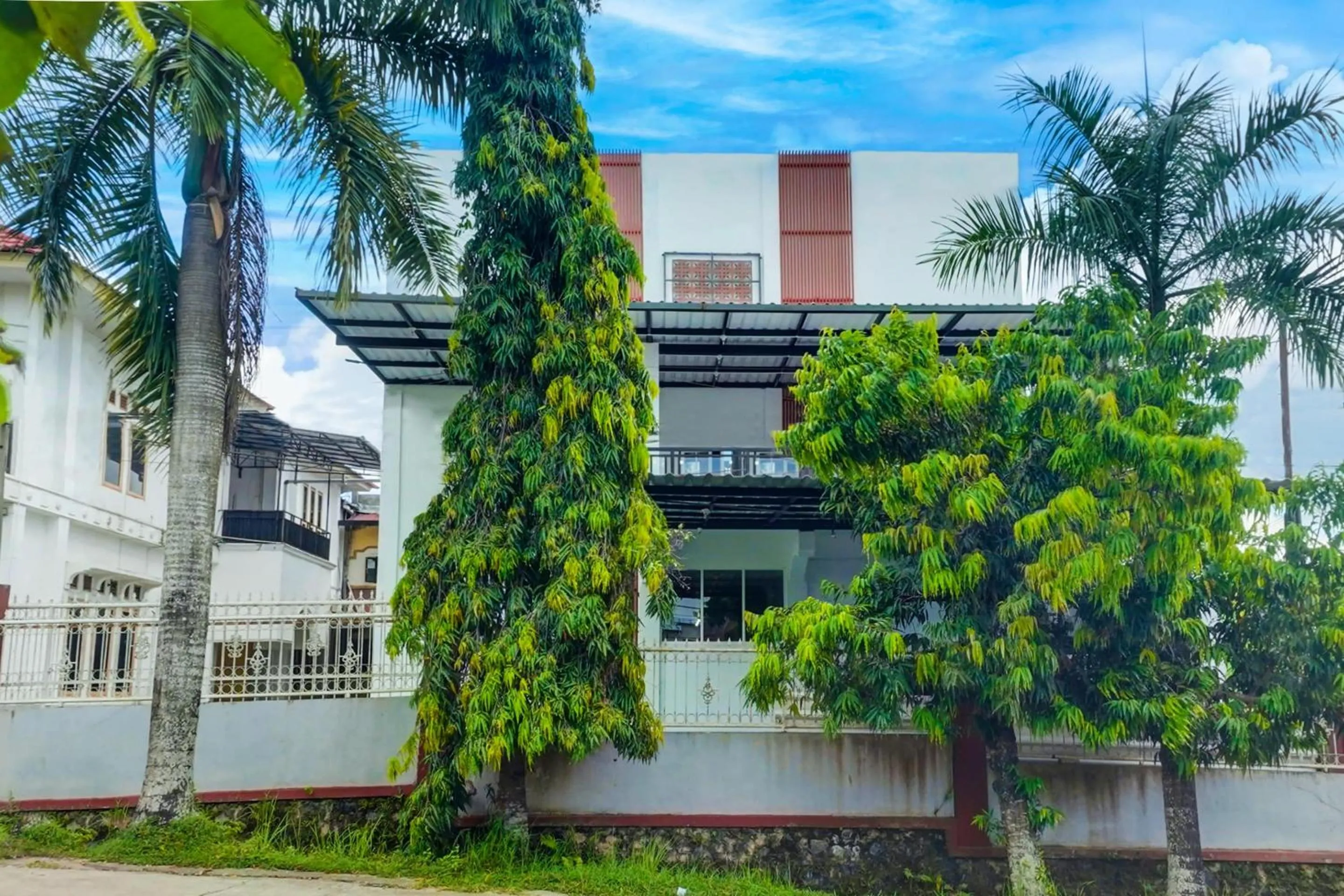 Facade/entrance in Hotel O De Luna Hotel
