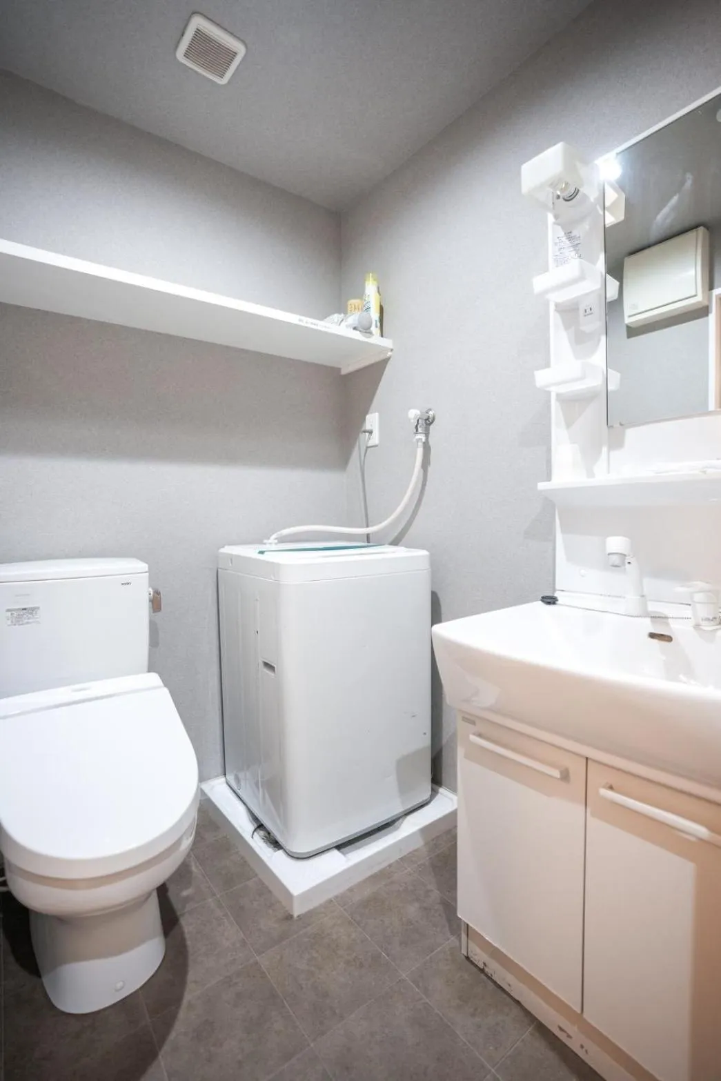 Toilet in Hotel J&C-I